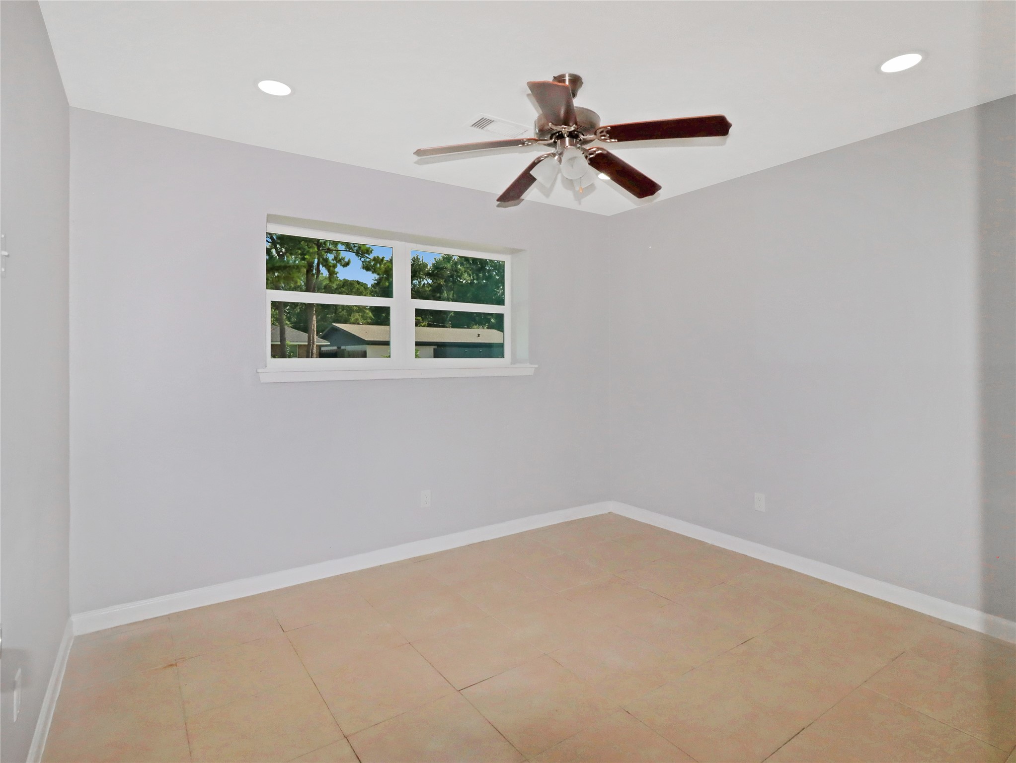 8711 Shadow Crest Street Property Photo 10