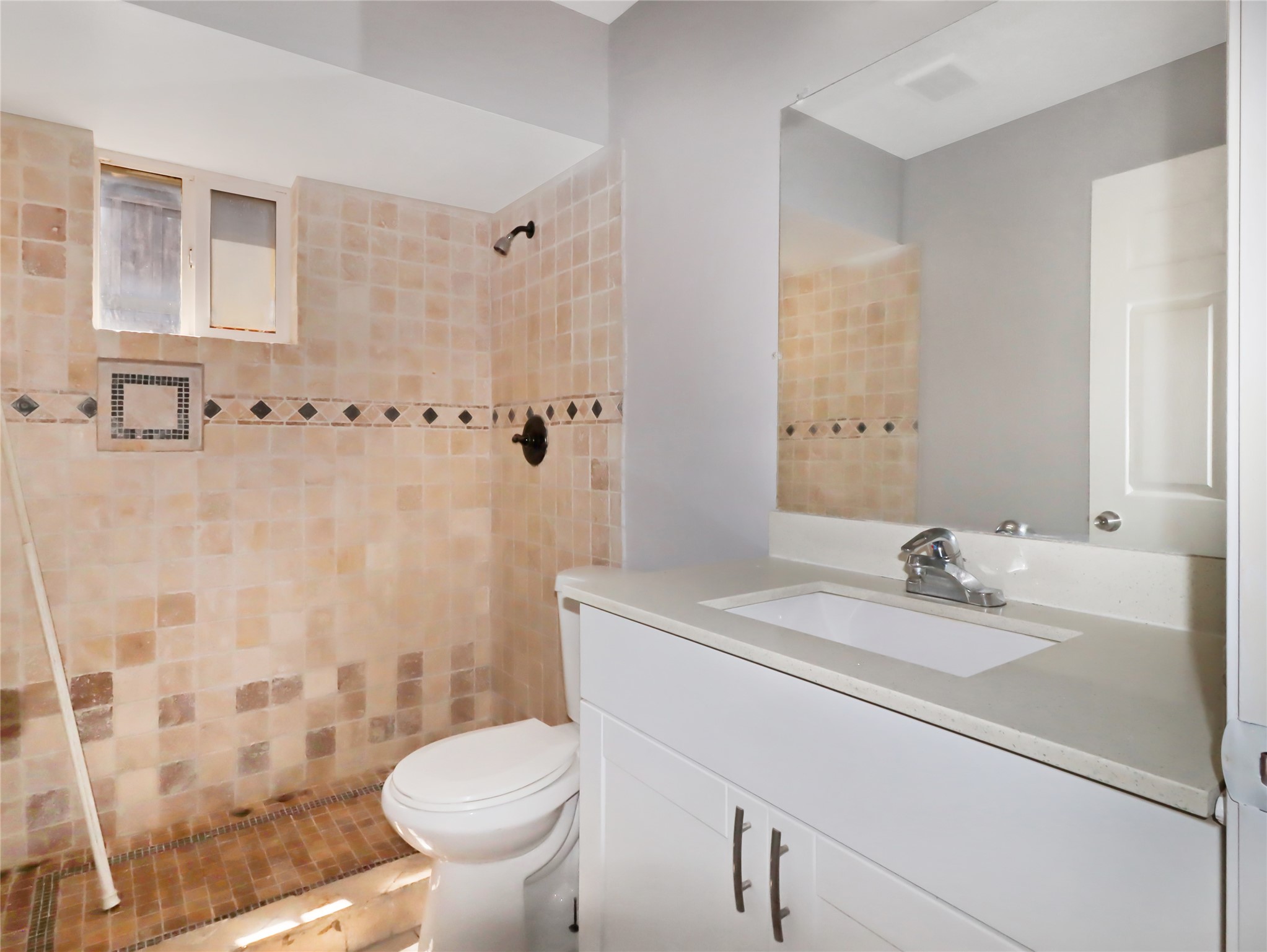 8711 Shadow Crest Street Property Photo 11
