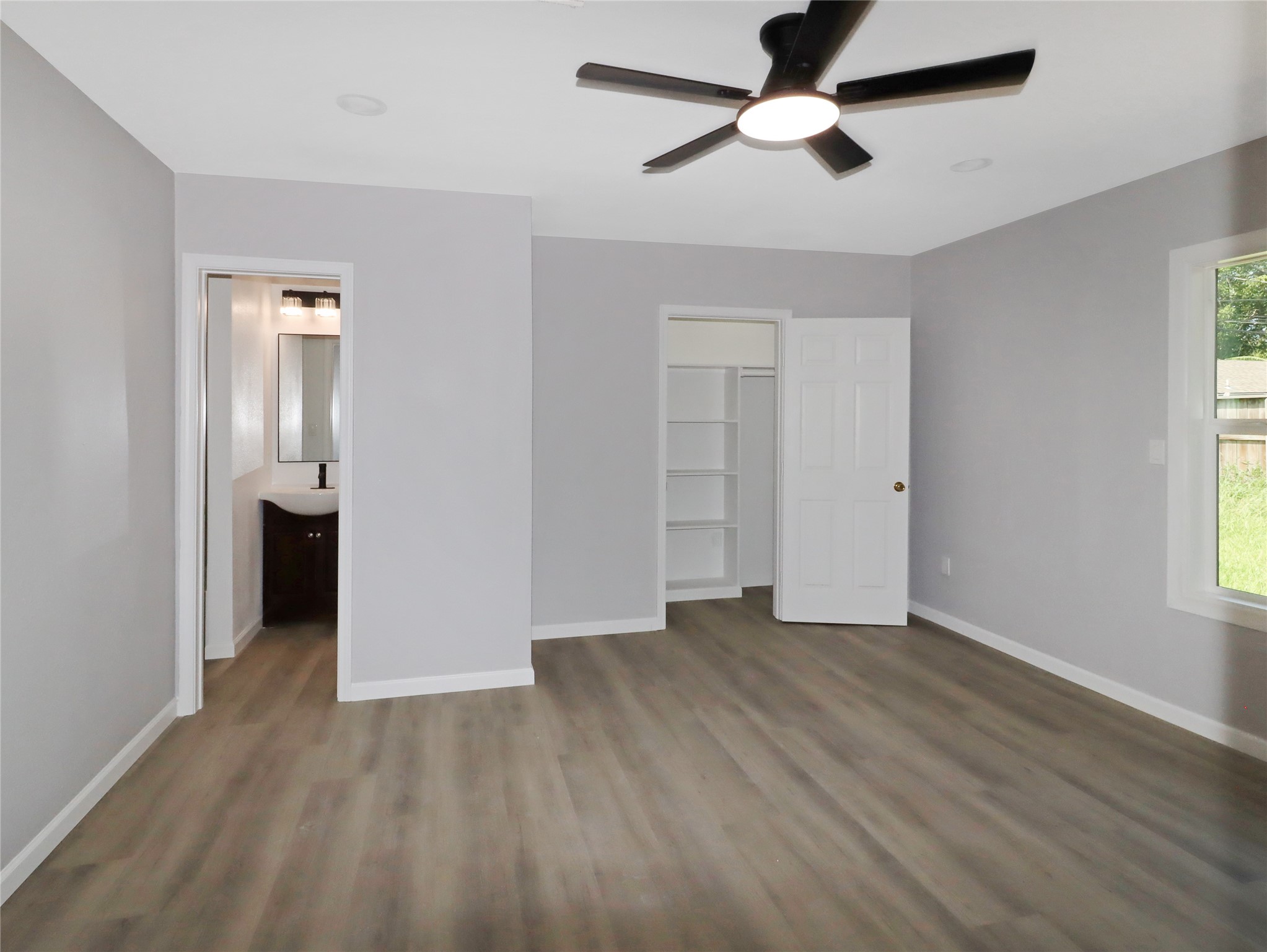 8711 Shadow Crest Street Property Photo 14