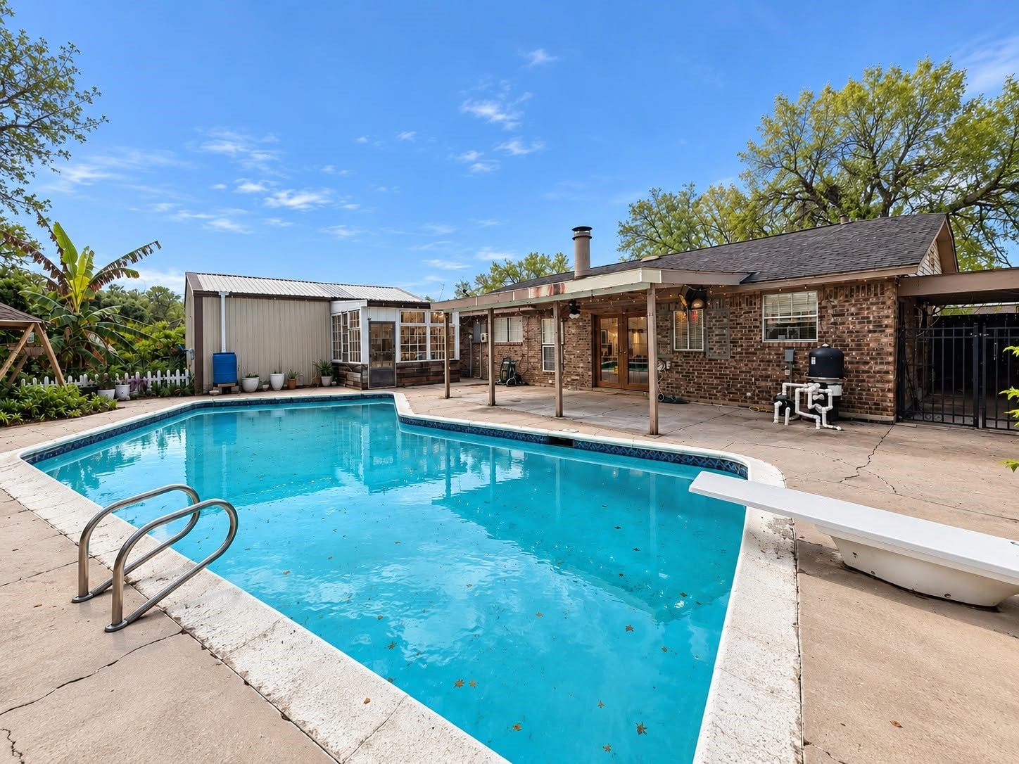 2414 Goldenrod Street Property Photo 2