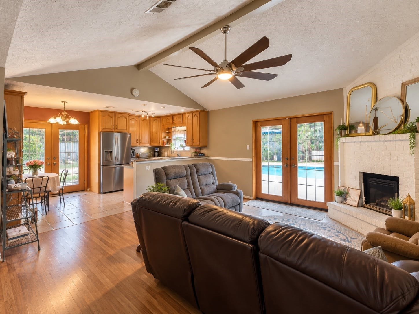 2414 Goldenrod Street Property Photo 4