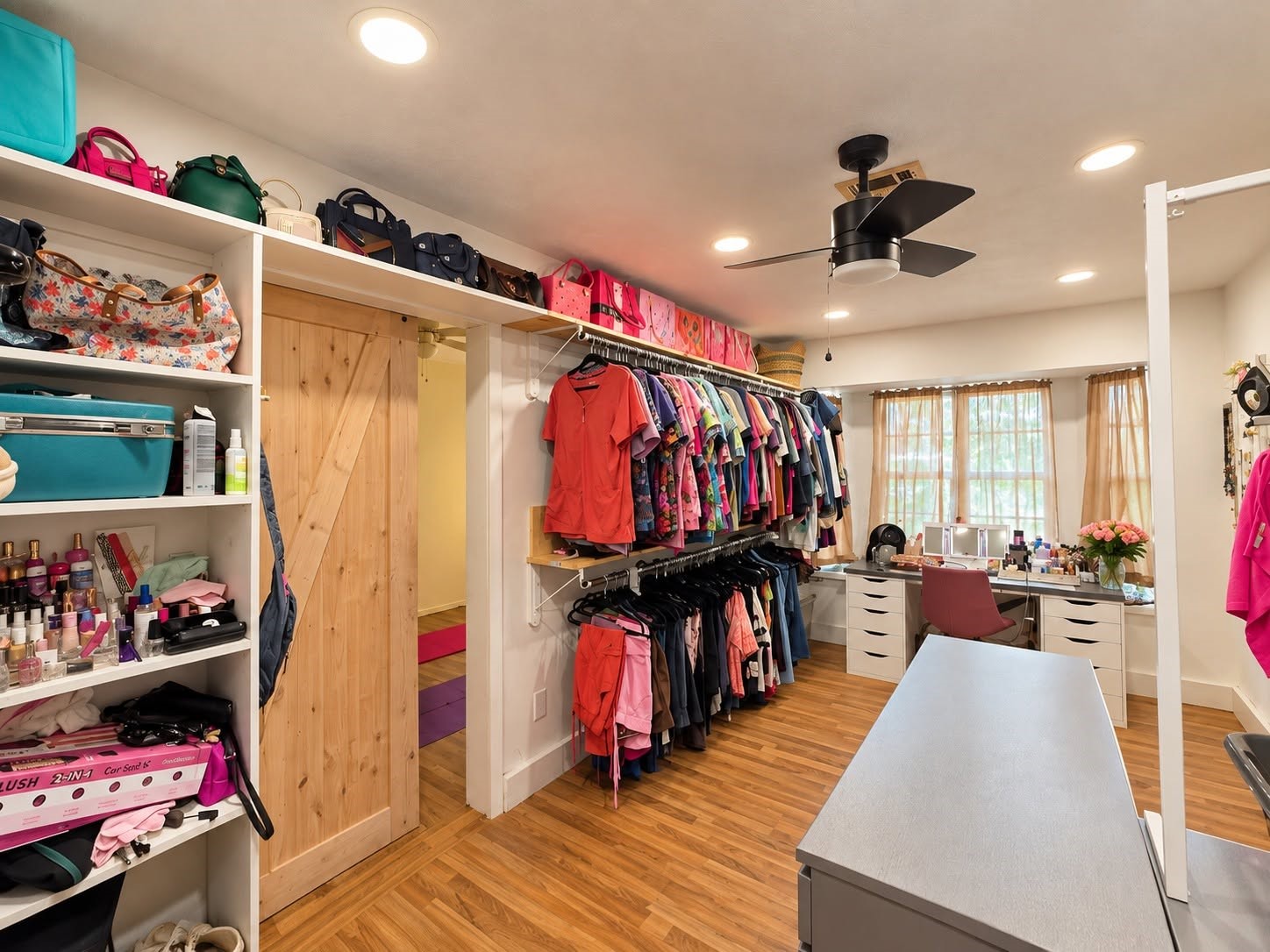 2414 Goldenrod Street Property Photo 5