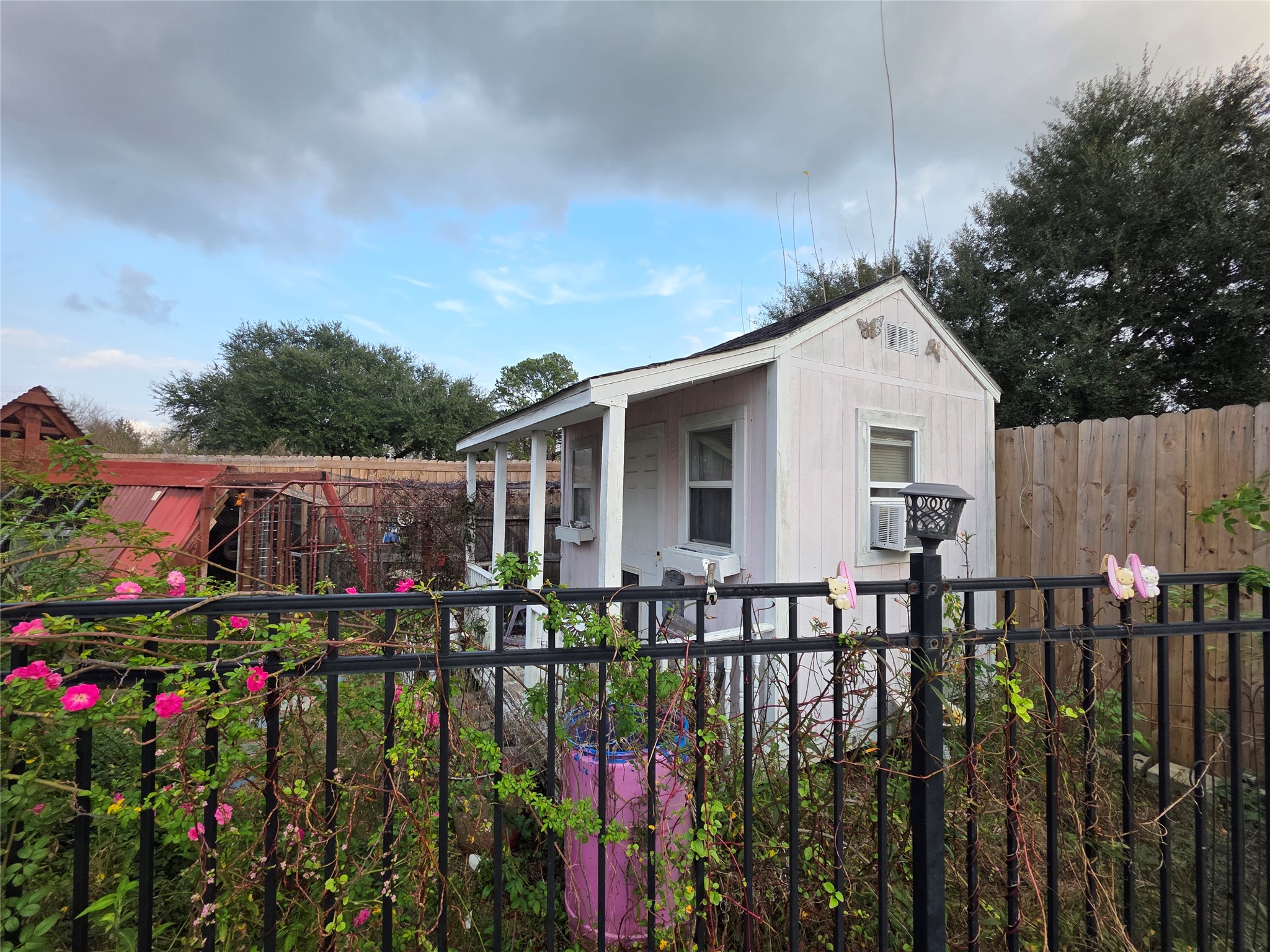 2414 Goldenrod Street Property Photo 7
