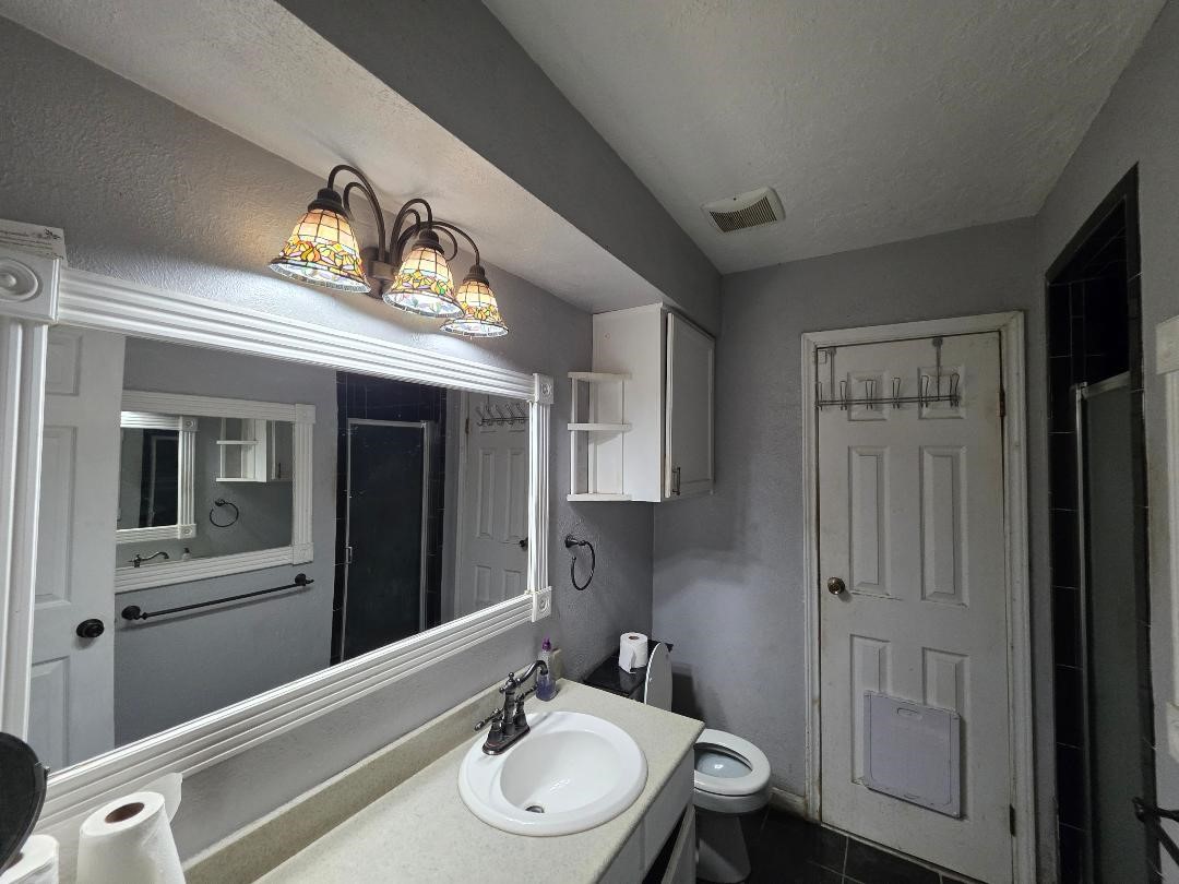 2414 Goldenrod Street Property Photo 9