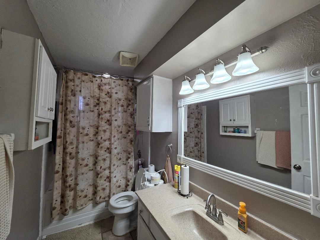 2414 Goldenrod Street Property Photo 15