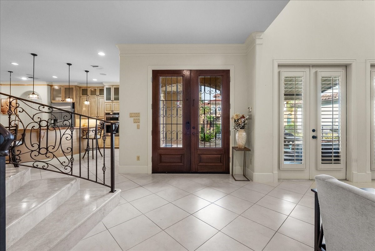 541 Villa Drive Property Photo 15