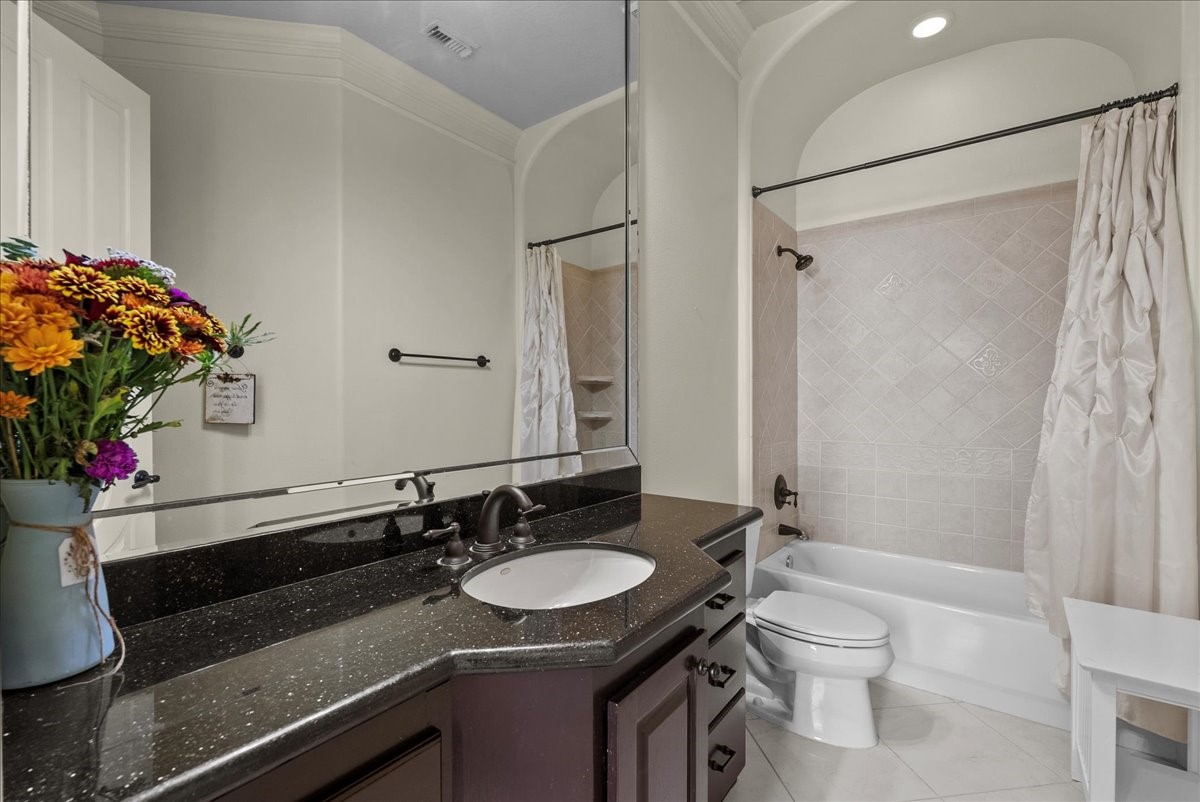 541 Villa Drive Property Photo 24