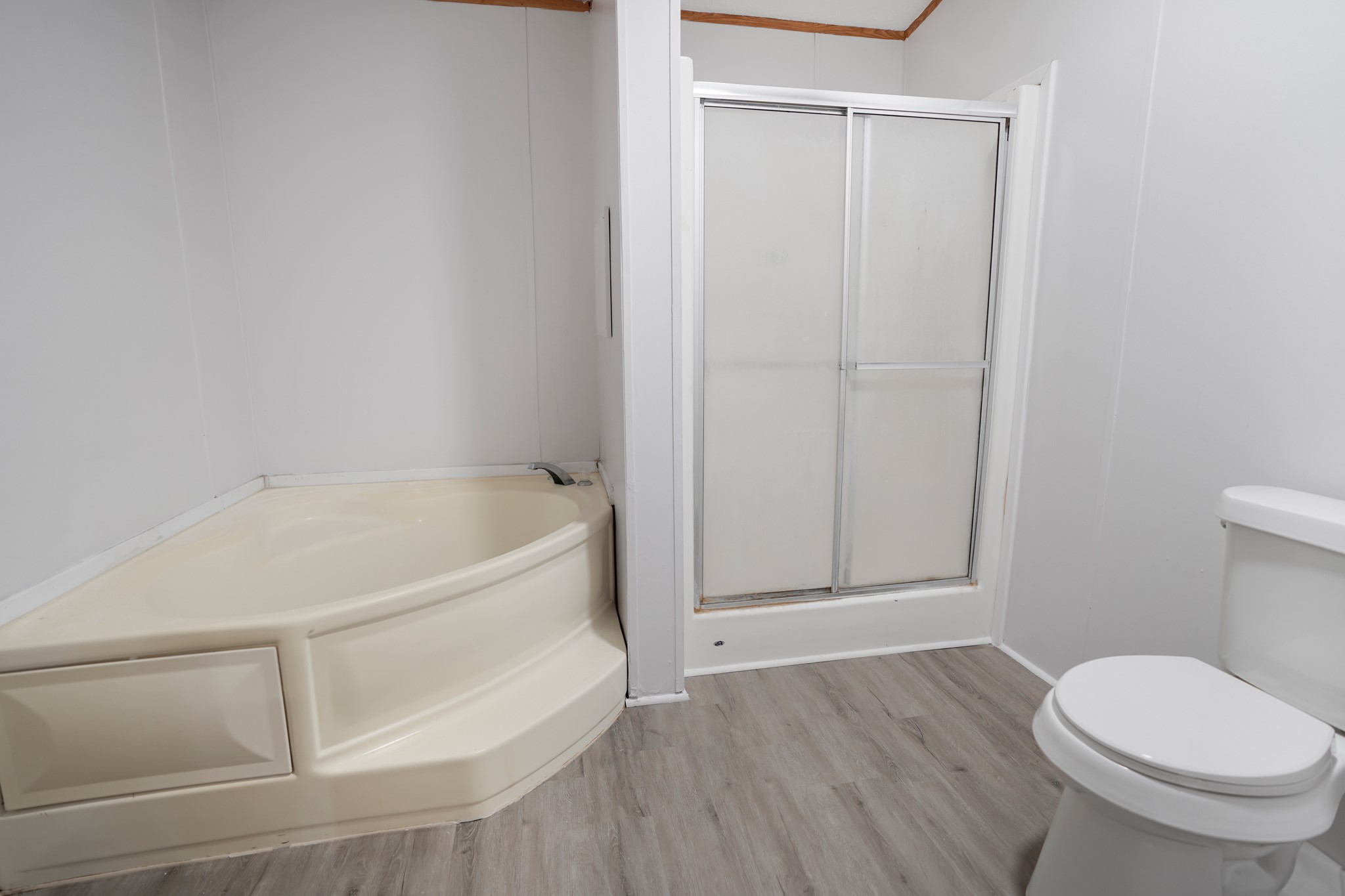 16381 Crockett Bend Drive Property Photo 12