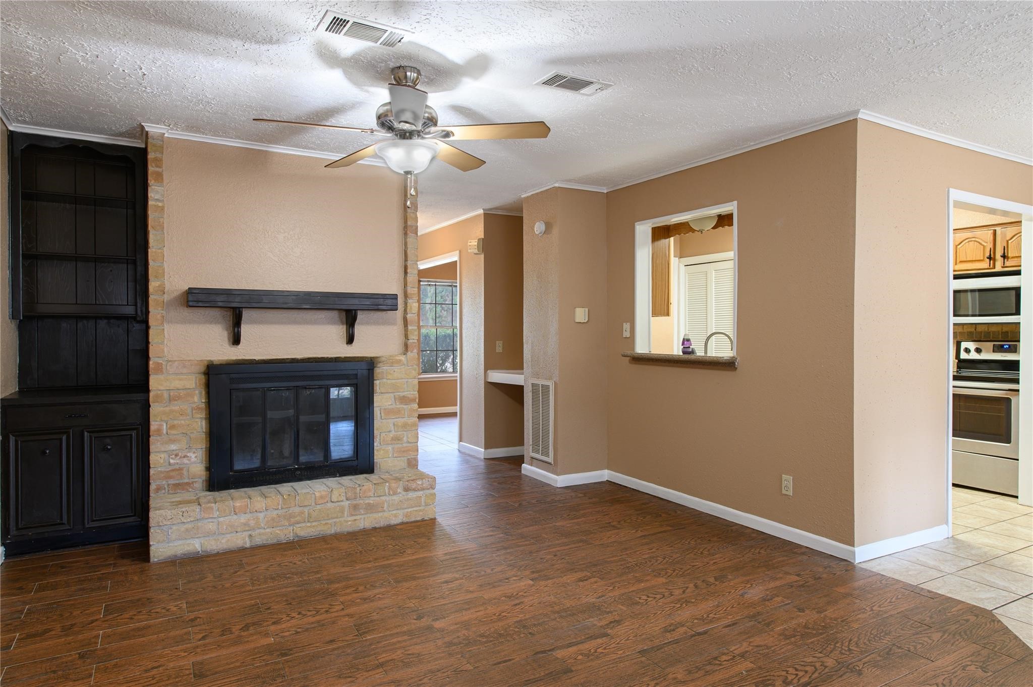 20339 Fieldtree Drive Property Photo 3