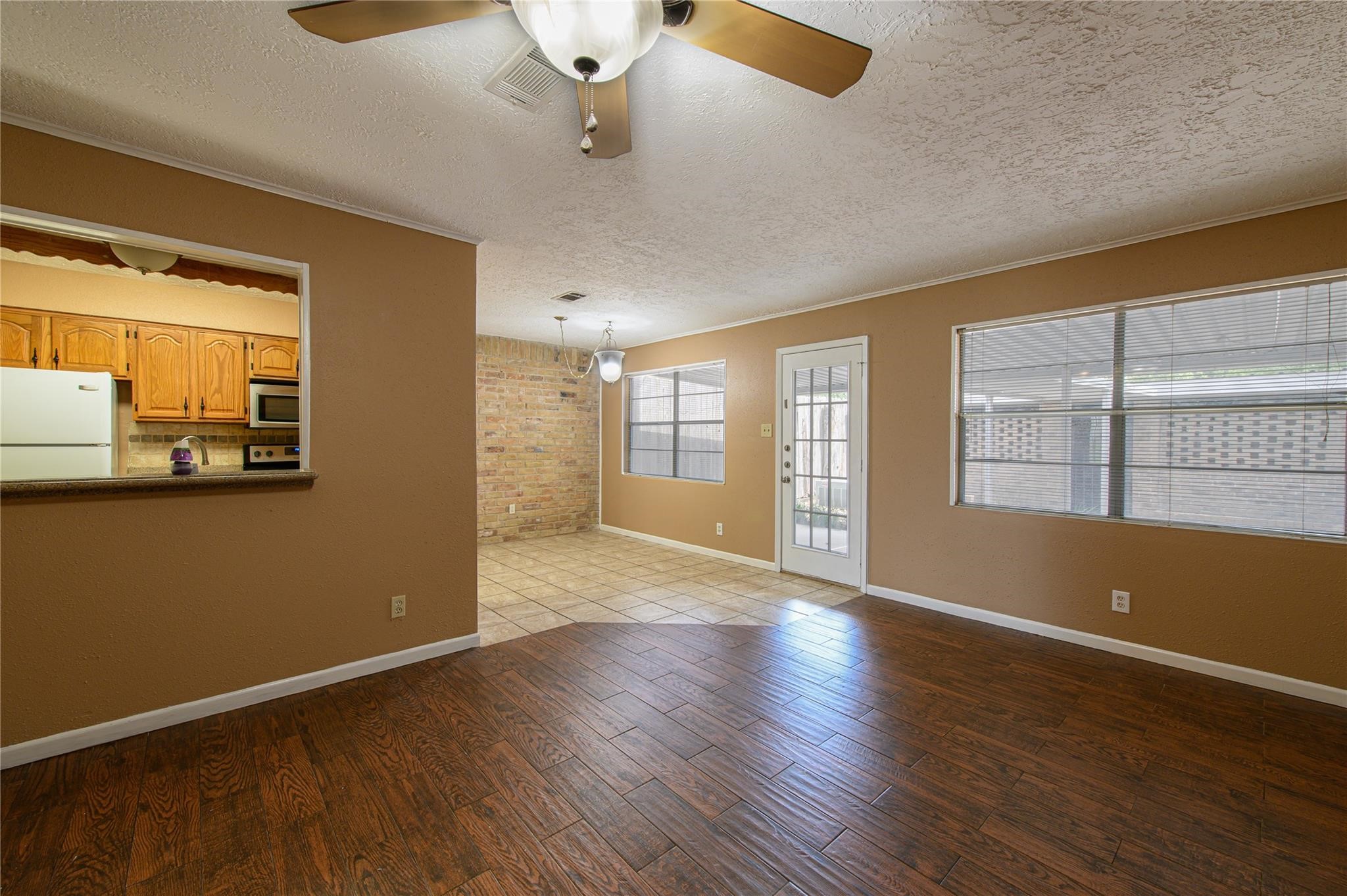 20339 Fieldtree Drive Property Photo 5