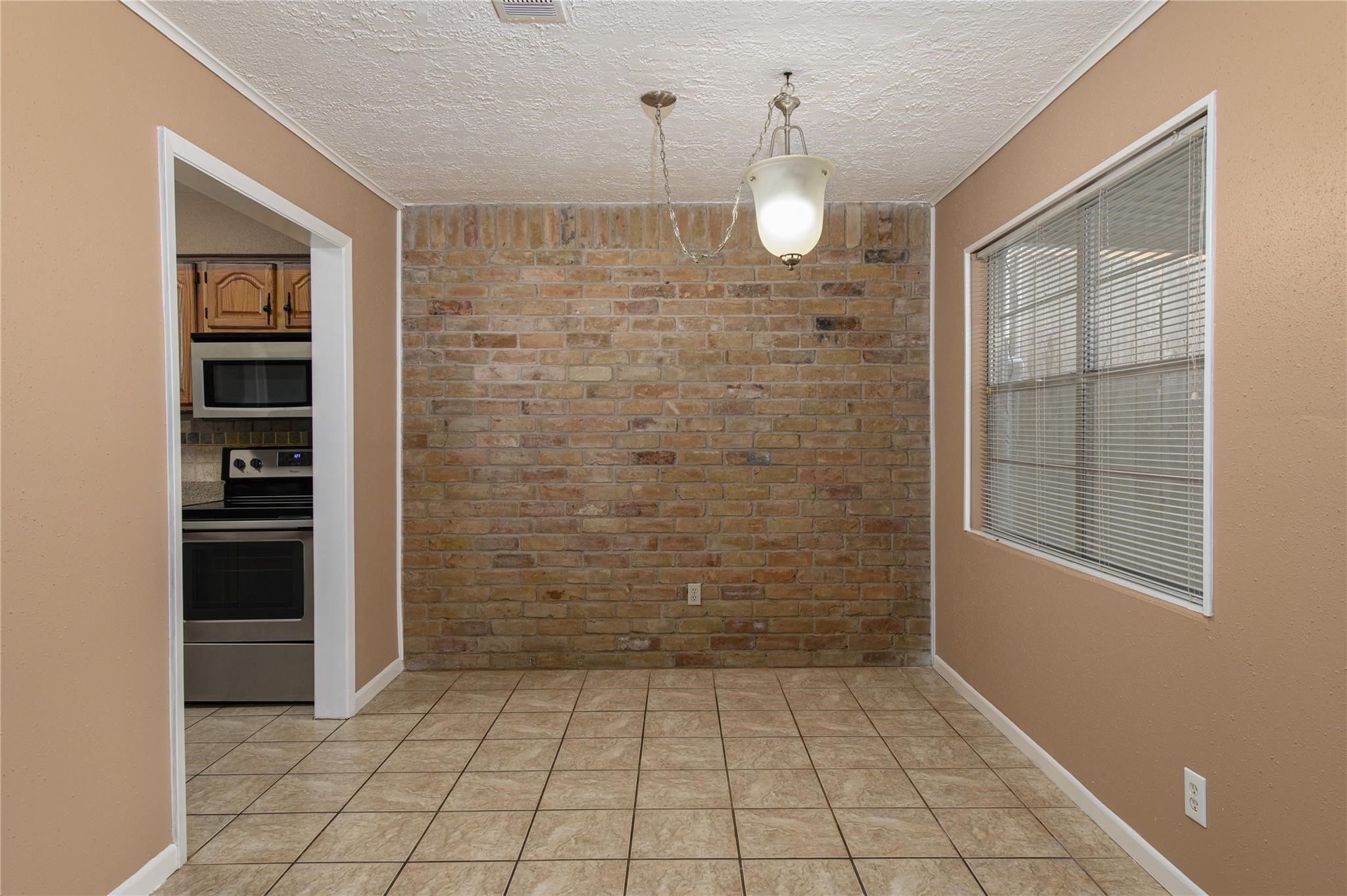 20339 Fieldtree Drive Property Photo 6