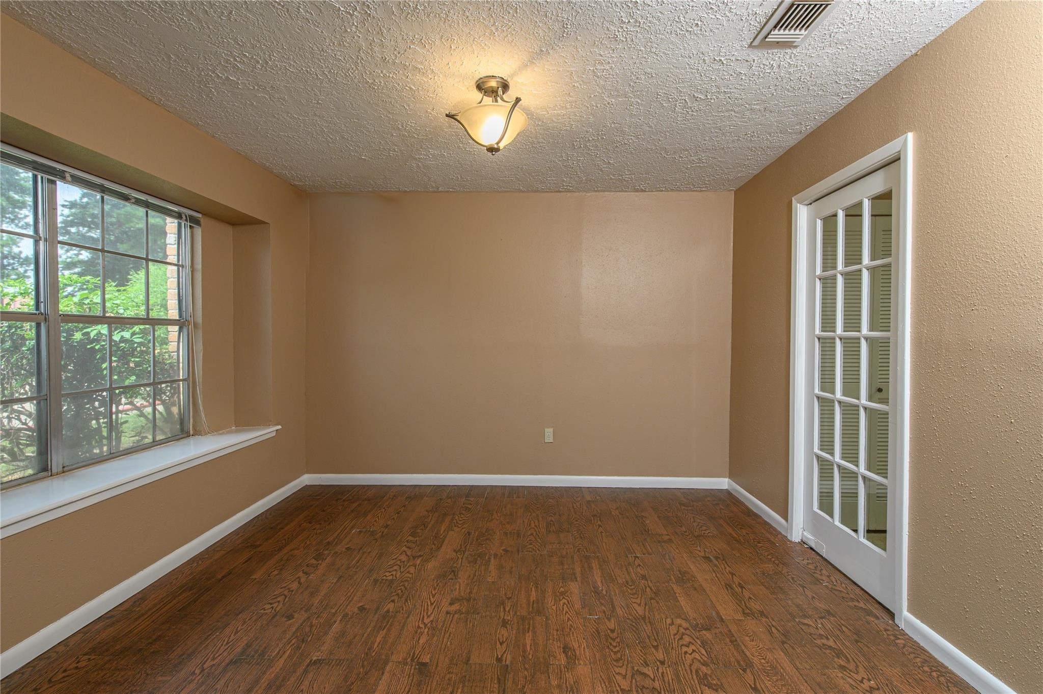 20339 Fieldtree Drive Property Photo 7