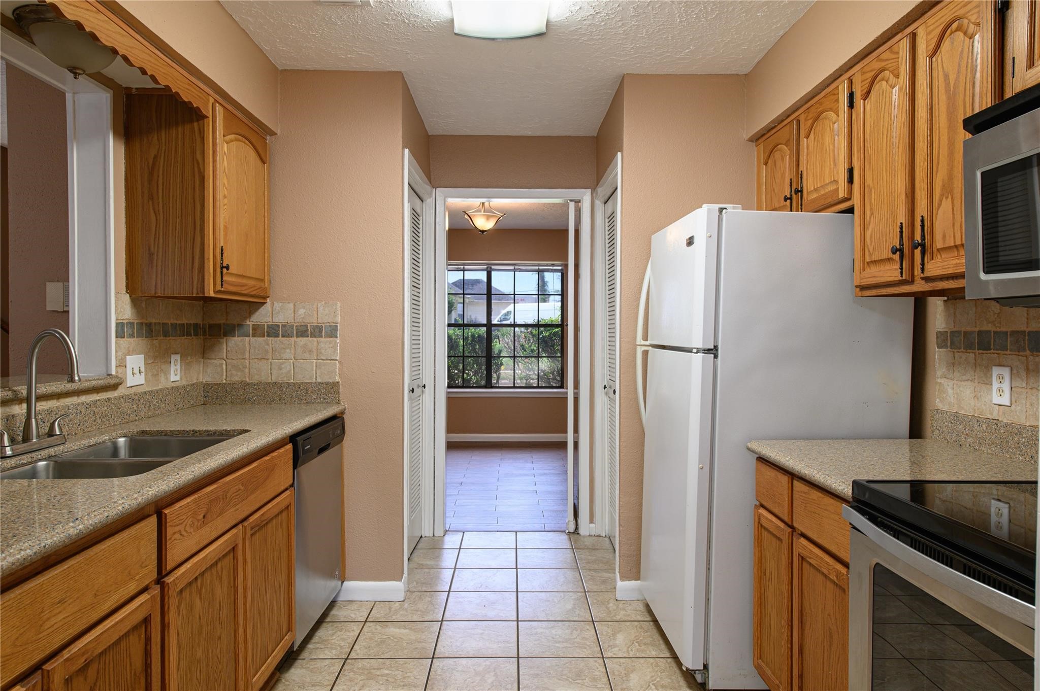 20339 Fieldtree Drive Property Photo 9
