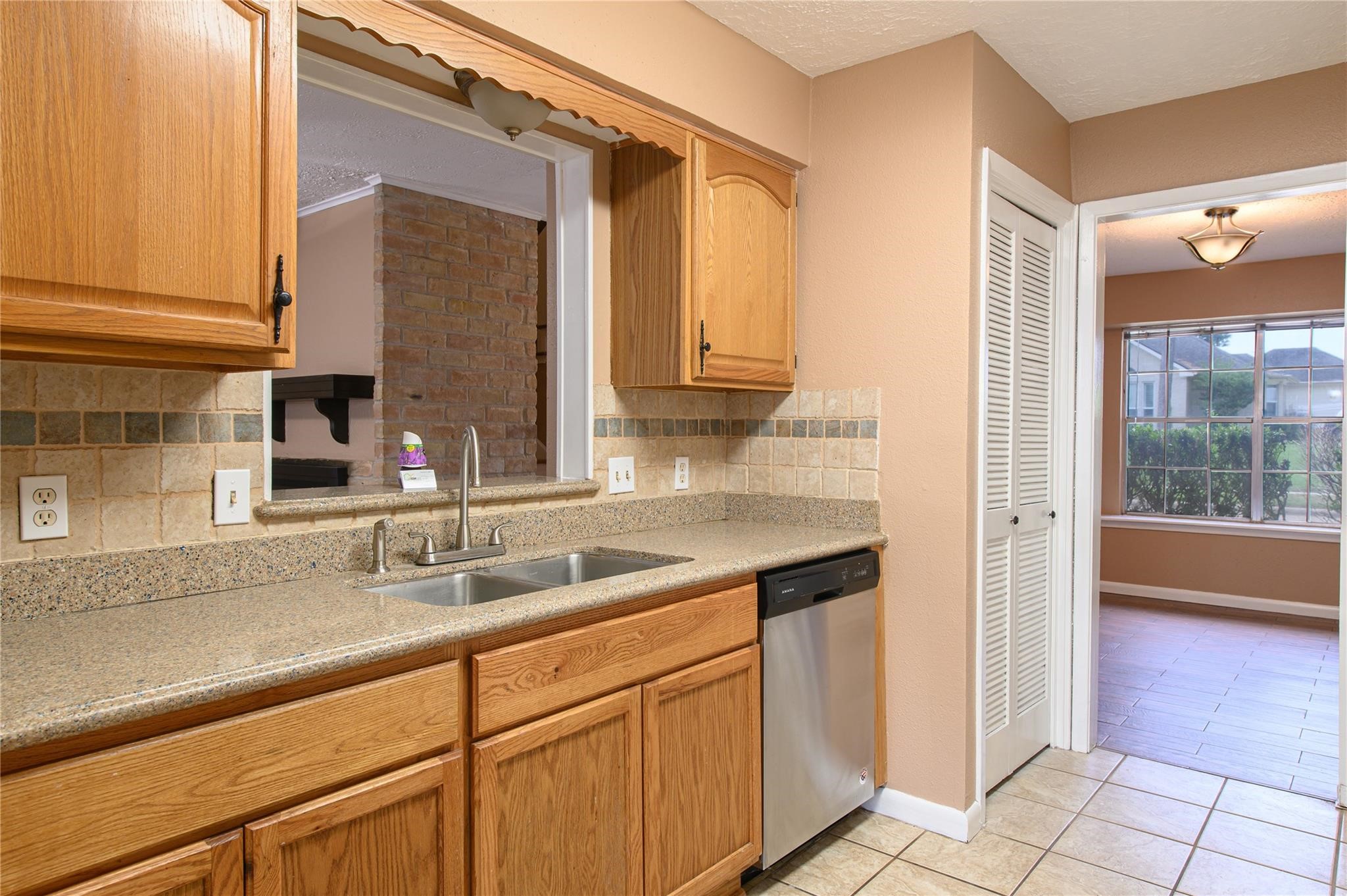 20339 Fieldtree Drive Property Photo 10