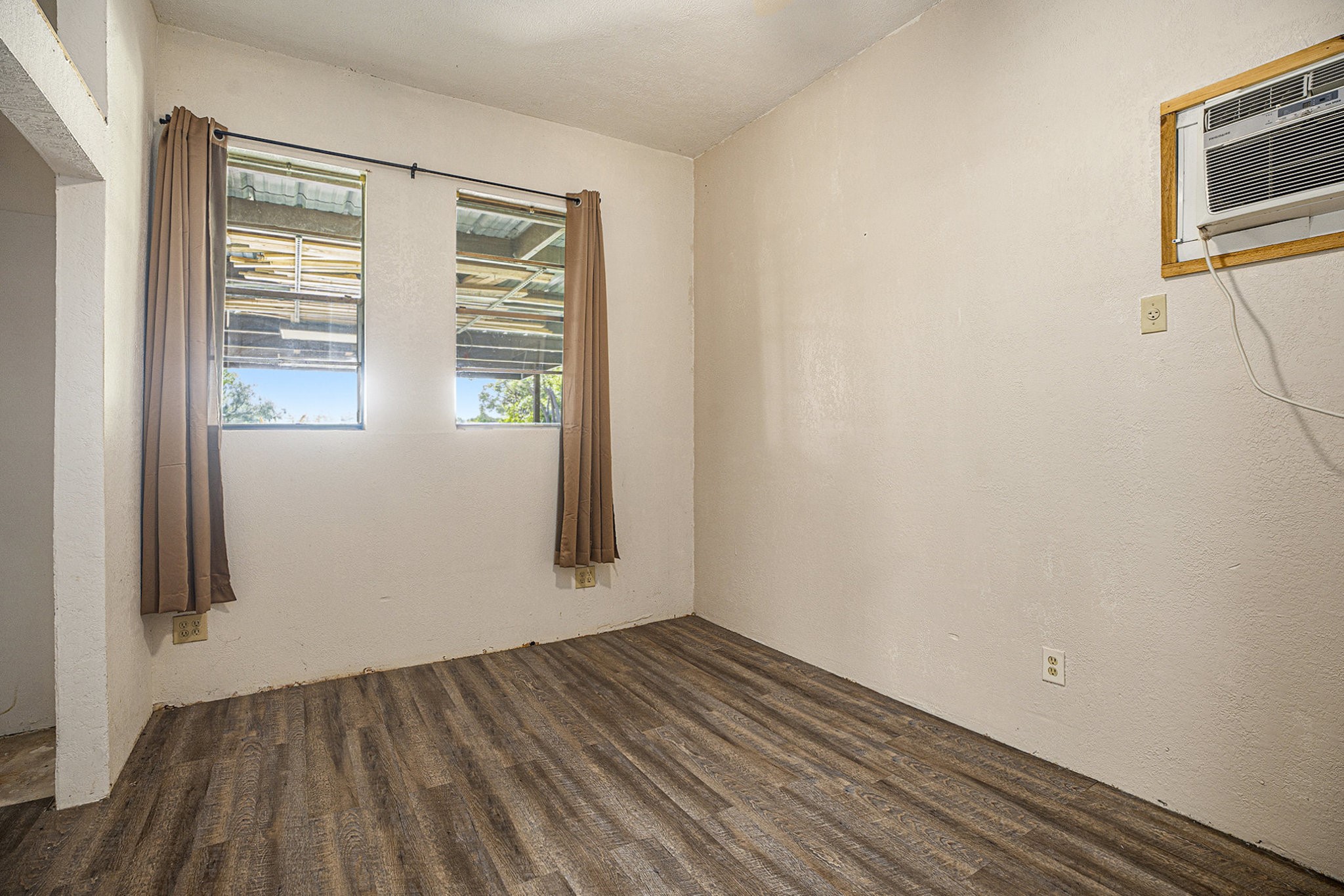 4028 Avenue N 1/2 Property Photo 12