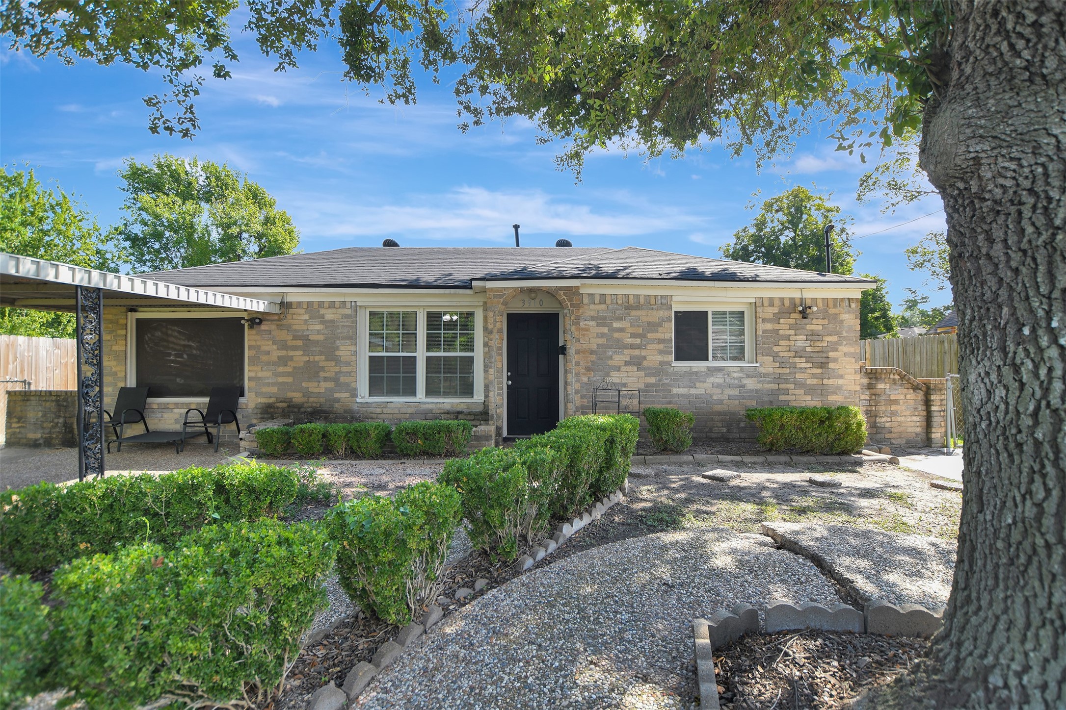 3910 Englewood Street Property Photo 4
