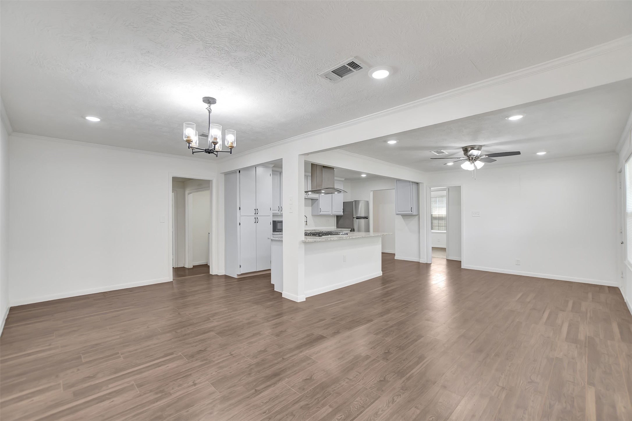 3910 Englewood Street Property Photo 16