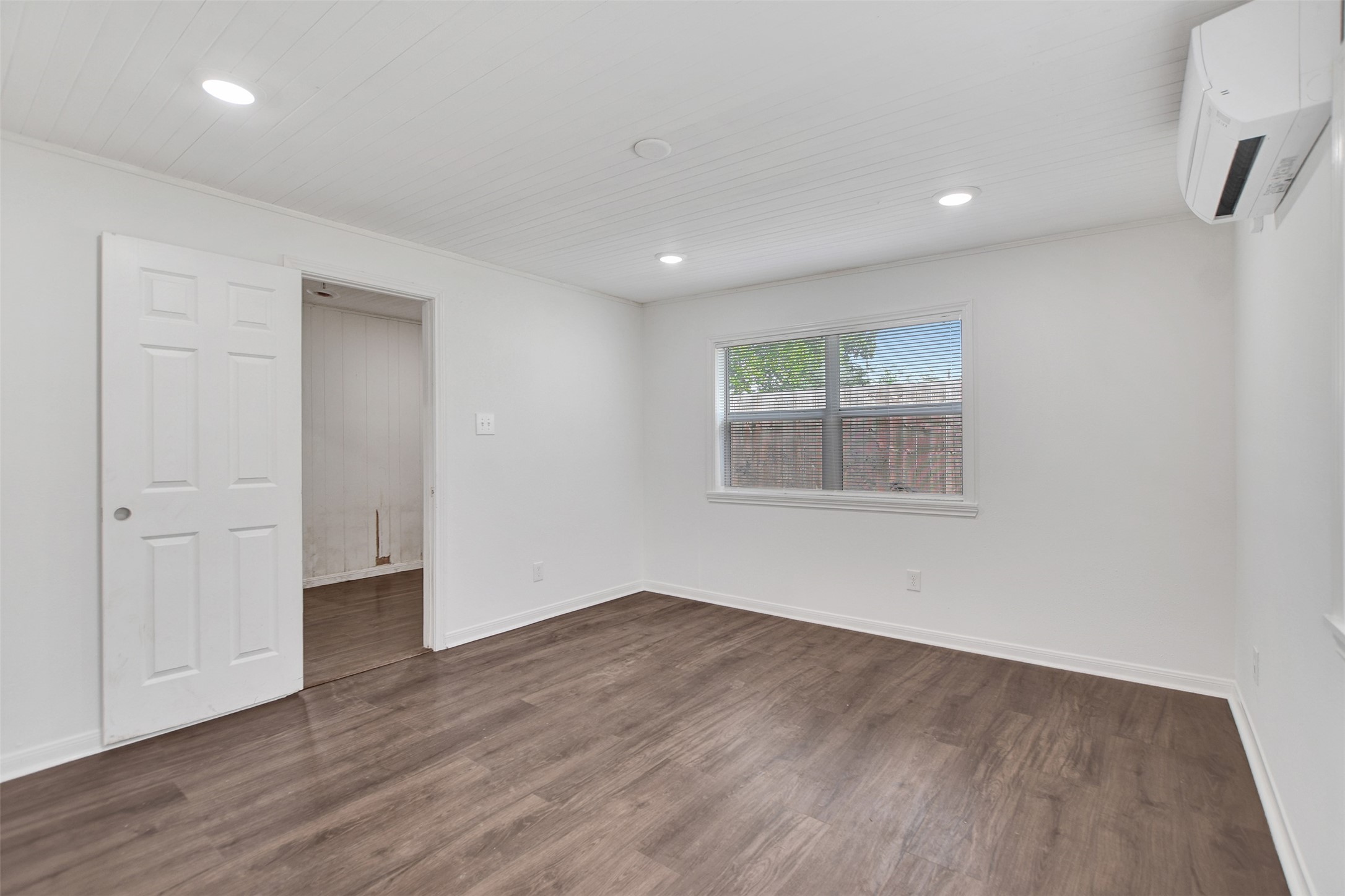 3910 Englewood Street Property Photo 24