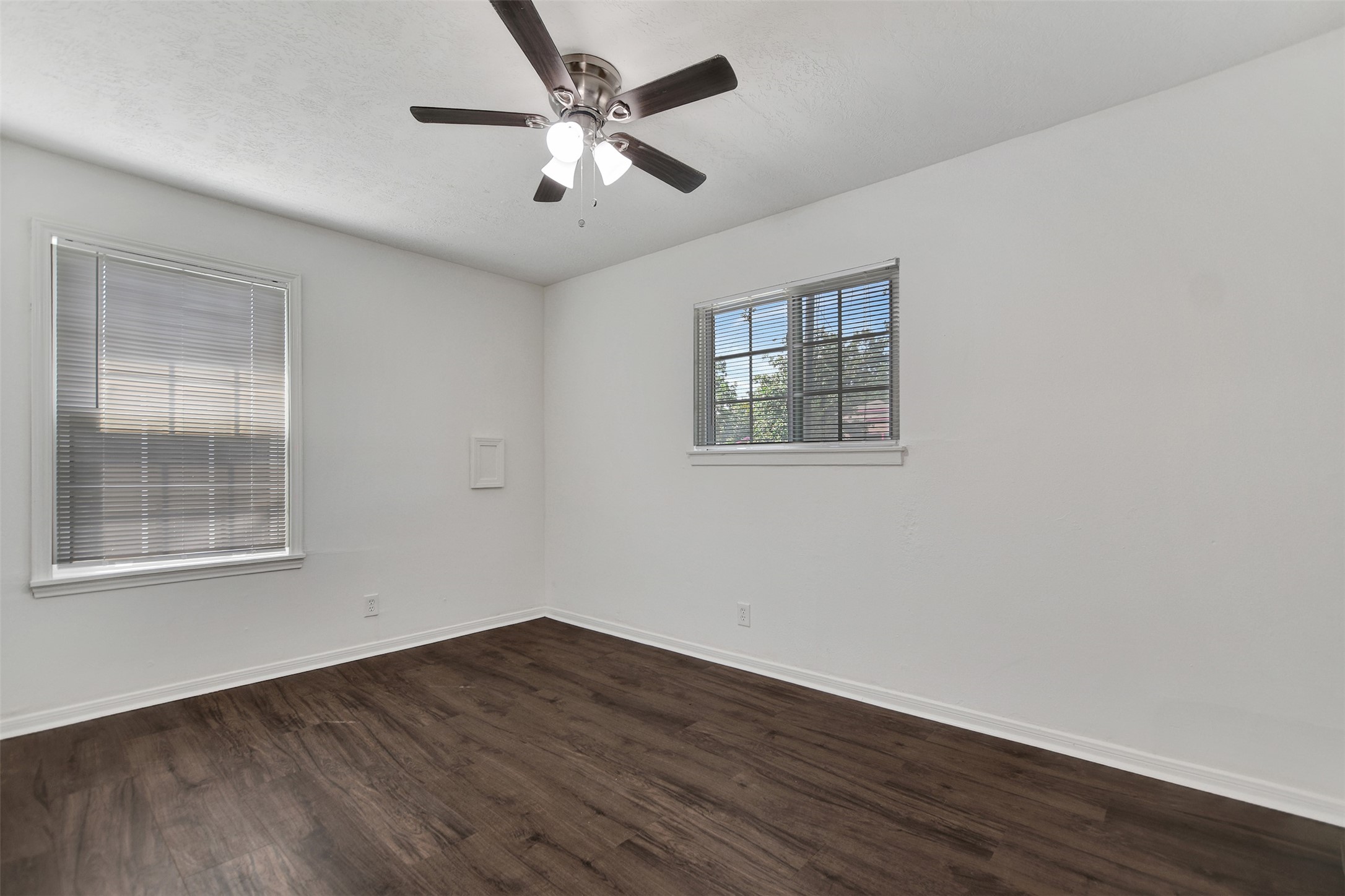 3910 Englewood Street Property Photo 29