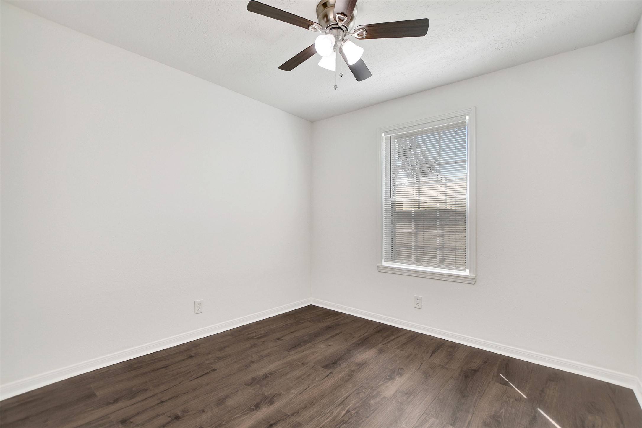 3910 Englewood Street Property Photo 30