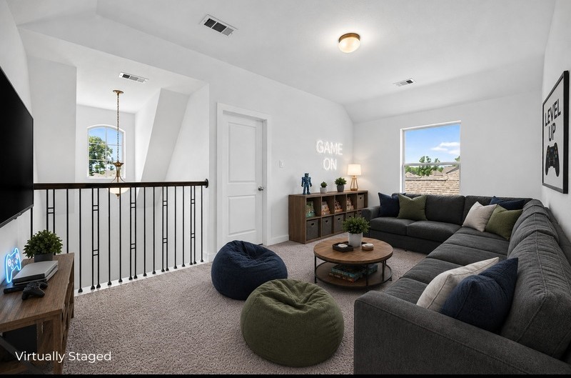 17111 Crimson Crest Drive Property Photo 4