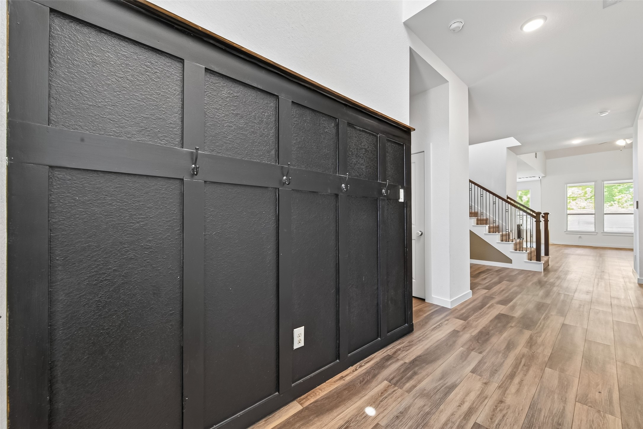 17111 Crimson Crest Drive Property Photo 9
