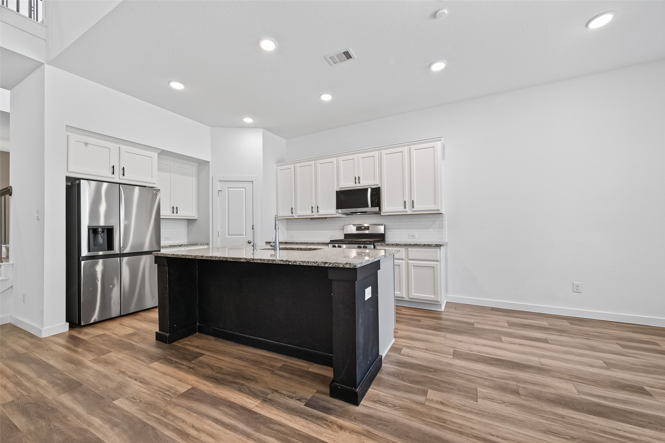 17111 Crimson Crest Drive Property Photo 15
