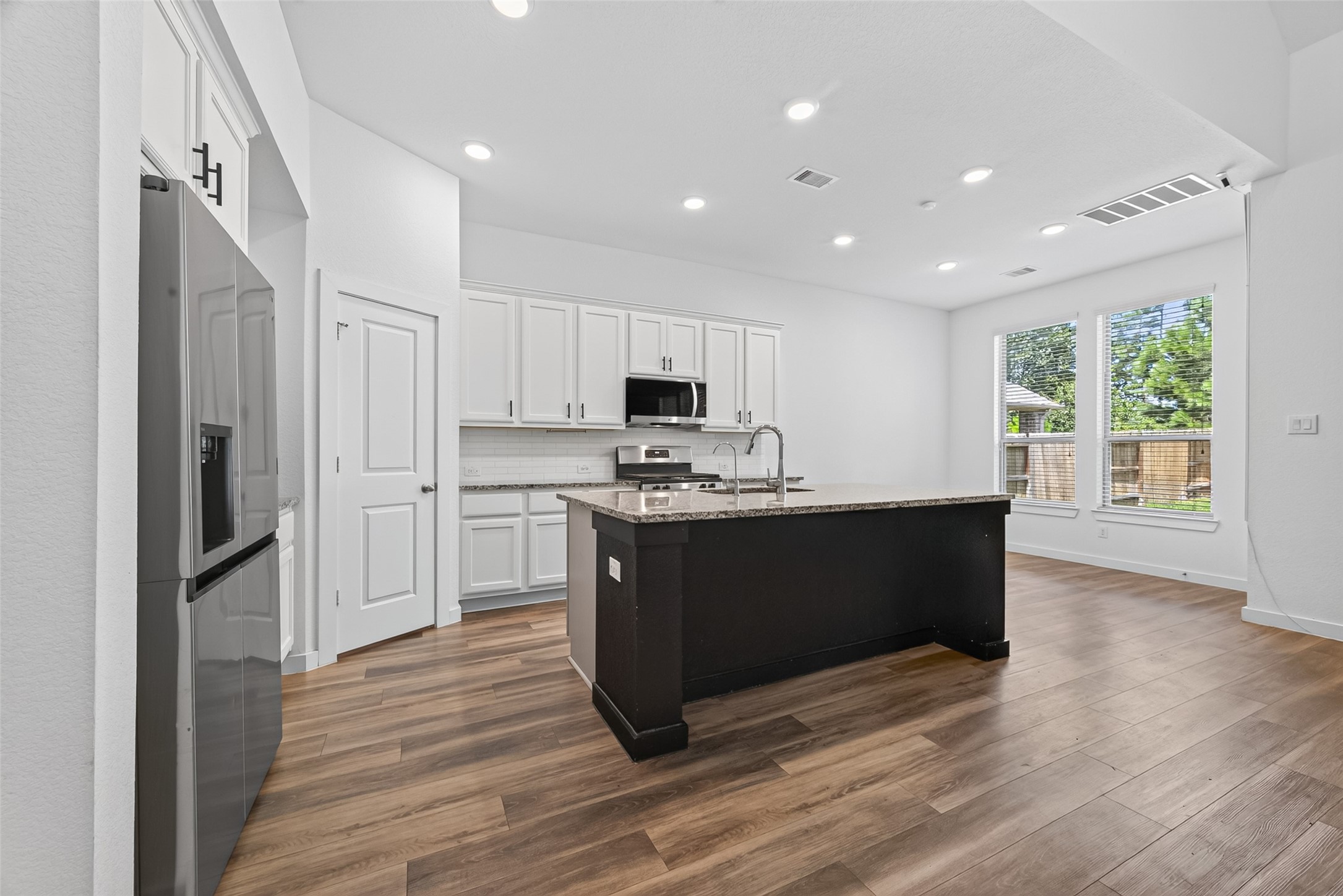 17111 Crimson Crest Drive Property Photo 16