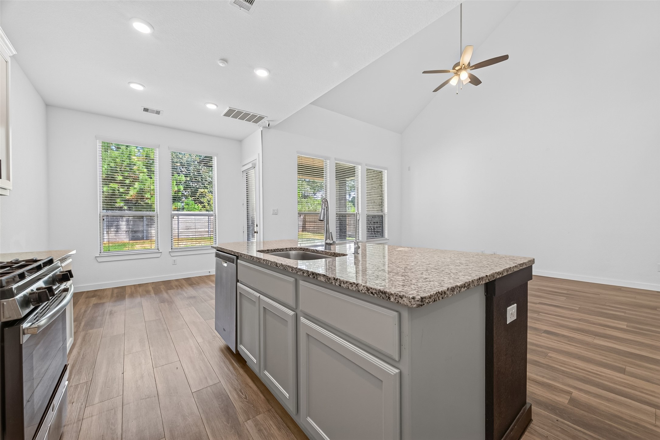 17111 Crimson Crest Drive Property Photo 17
