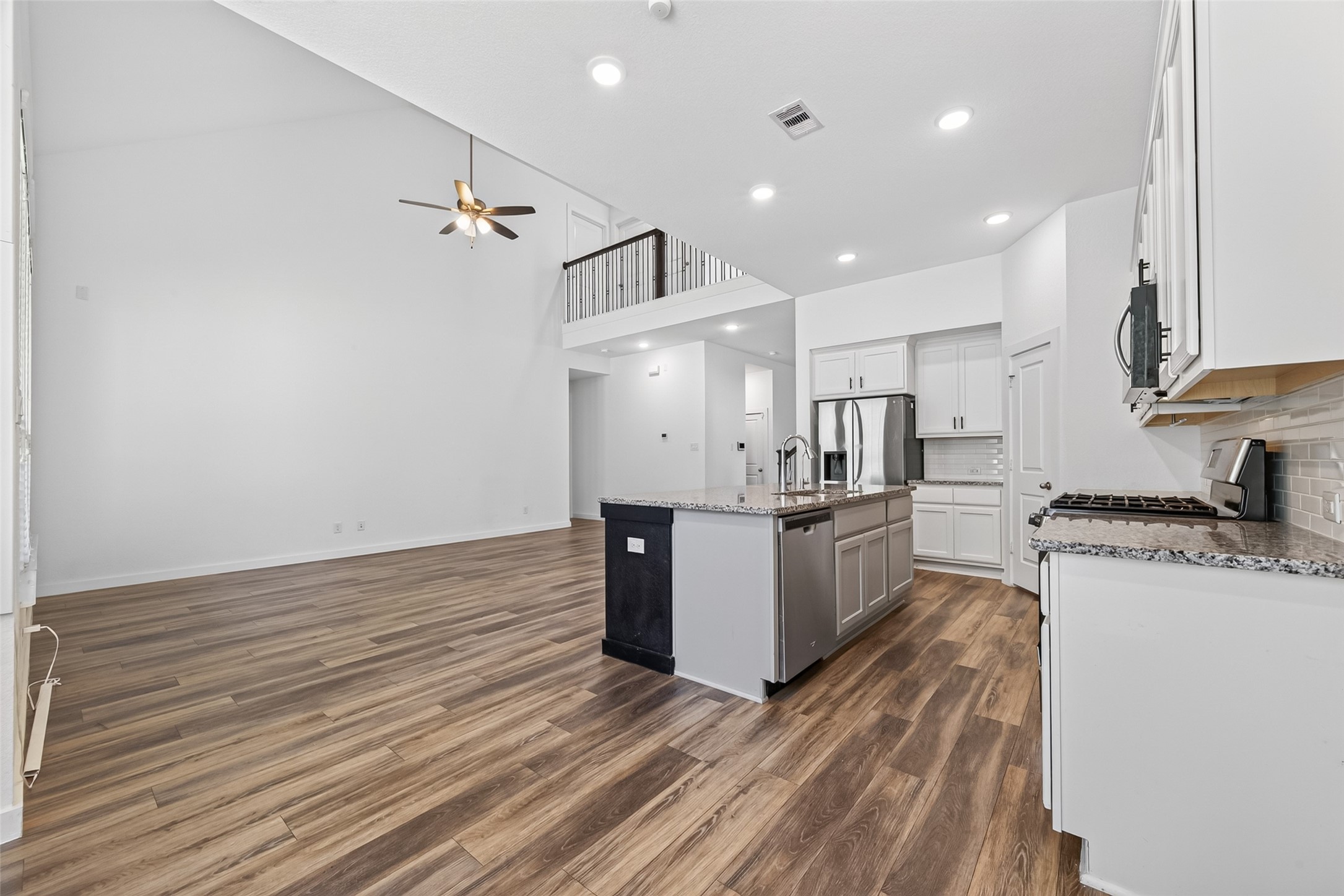 17111 Crimson Crest Drive Property Photo 18