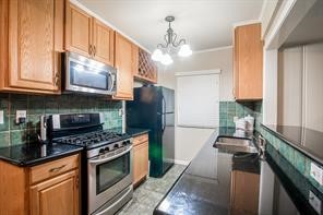 902 W 42nd Street Property Photo 4