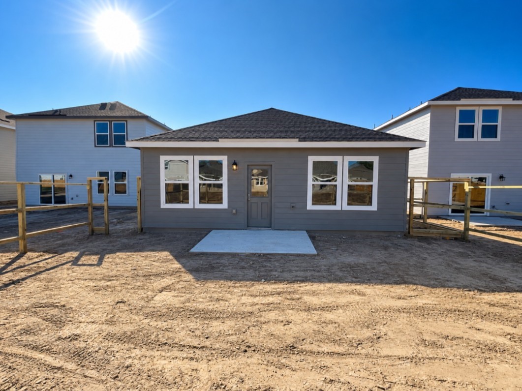 18519 Karlynn Street Property Photo 22
