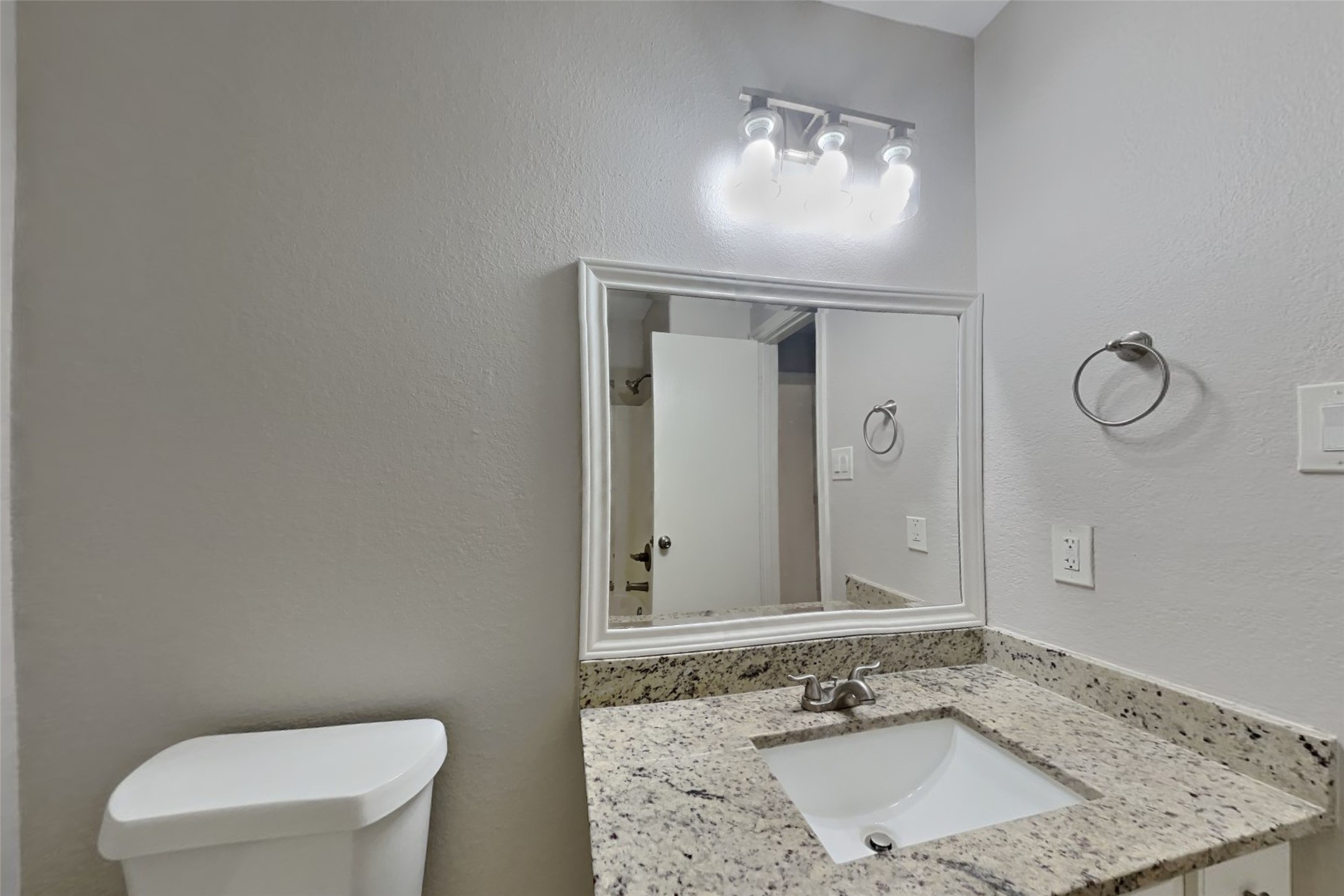804 Lovebug Lane Property Photo 15