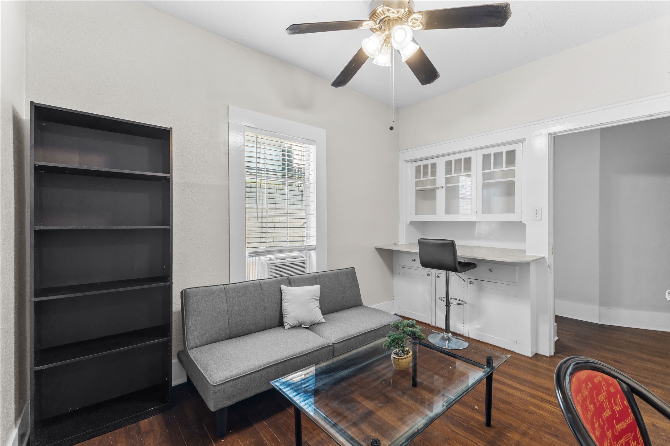 2511 Whitney A Property Photo 10