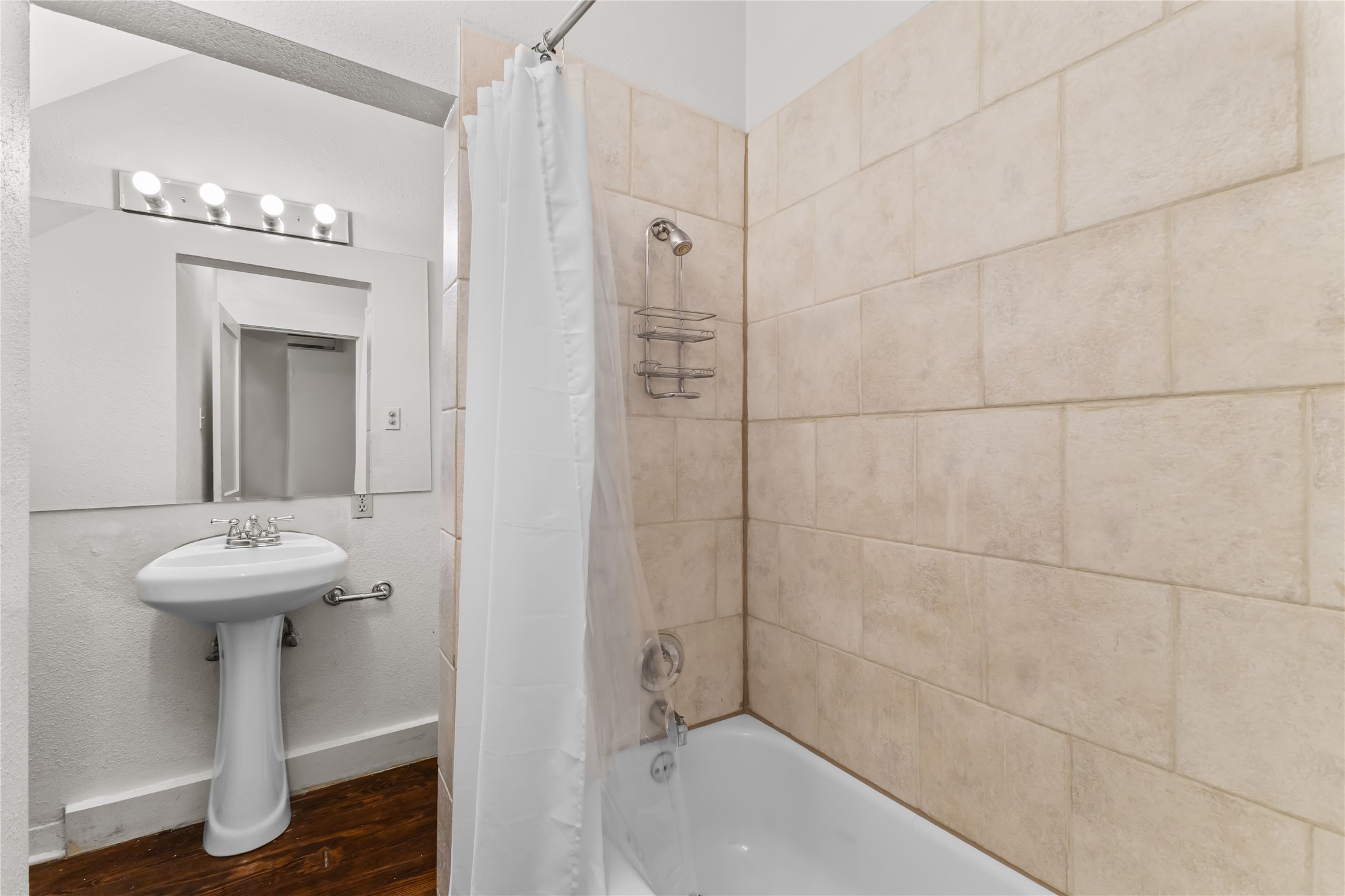 2511 Whitney A Property Photo 15