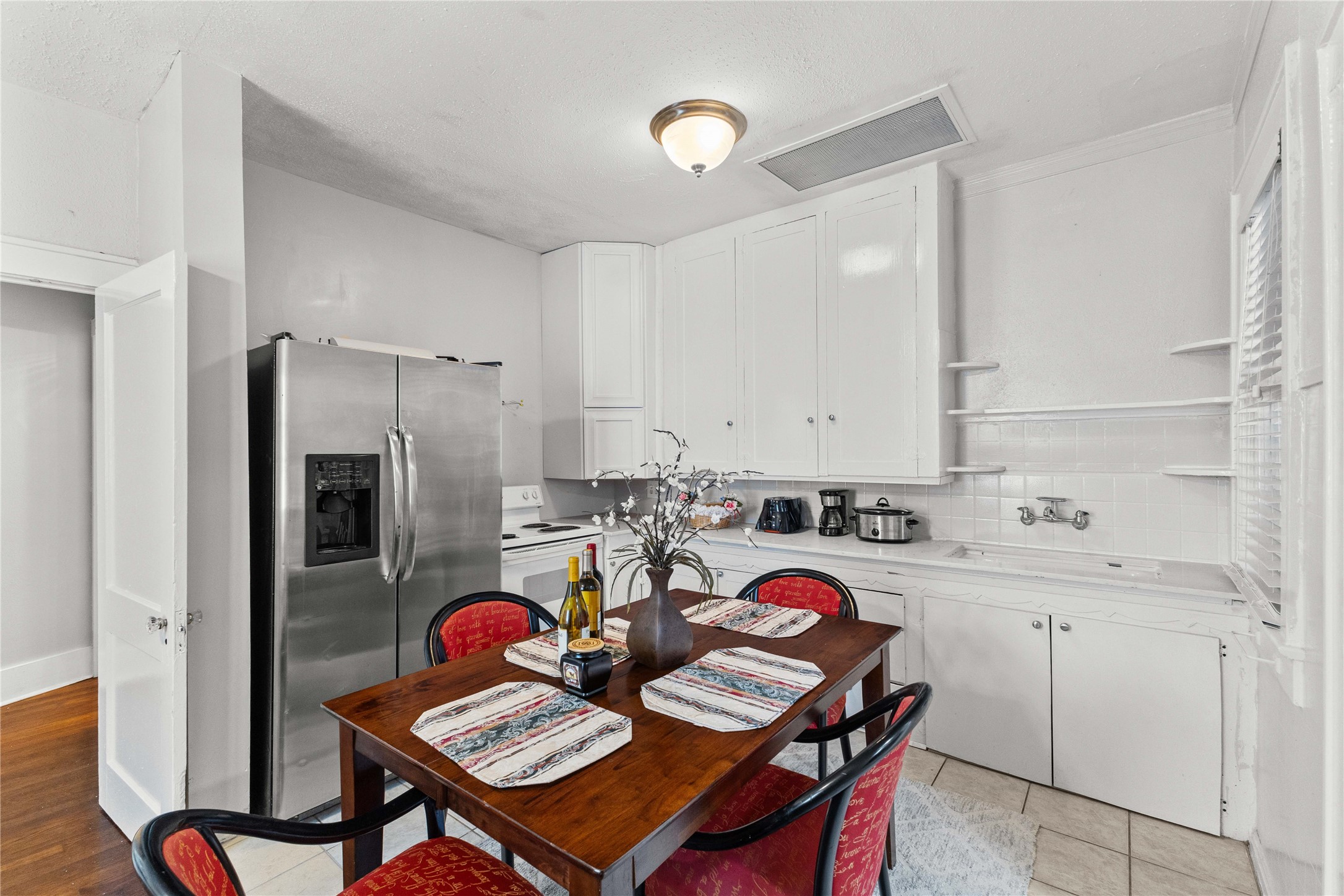 2511 Whitney A Property Photo 19