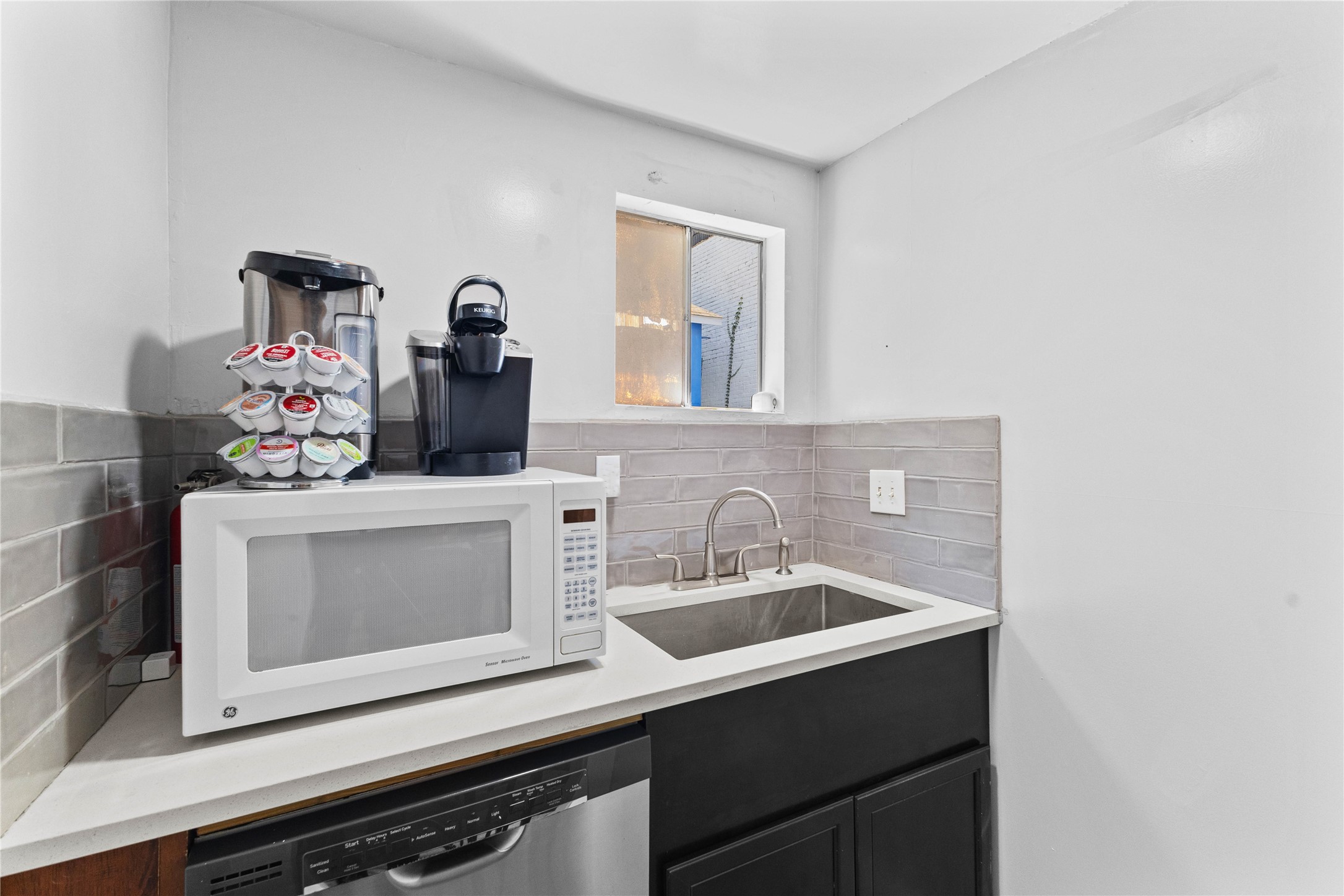 2511 Whitney A Property Photo 20