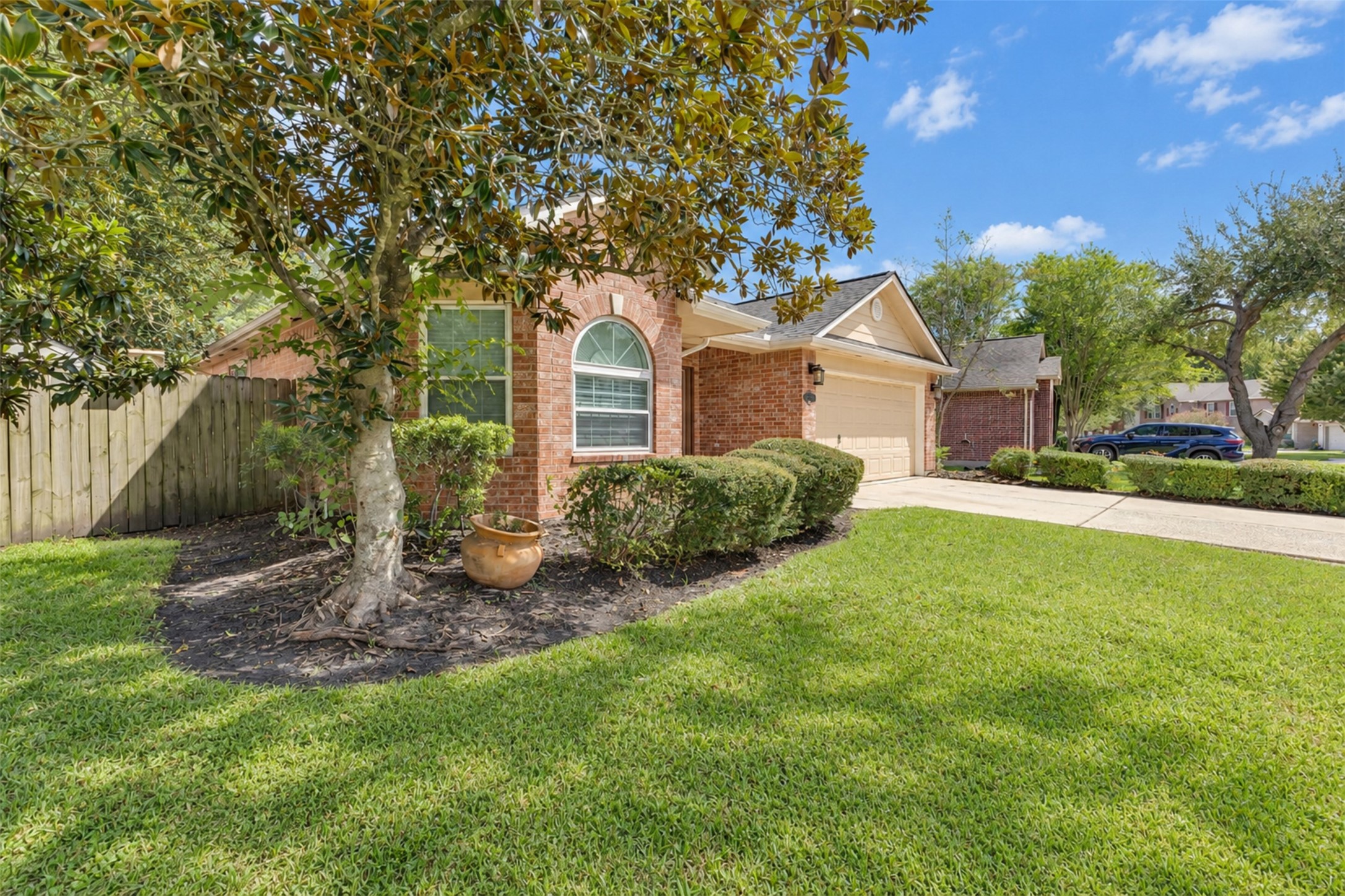 21808 Whispering Forest Drive Property Photo 3