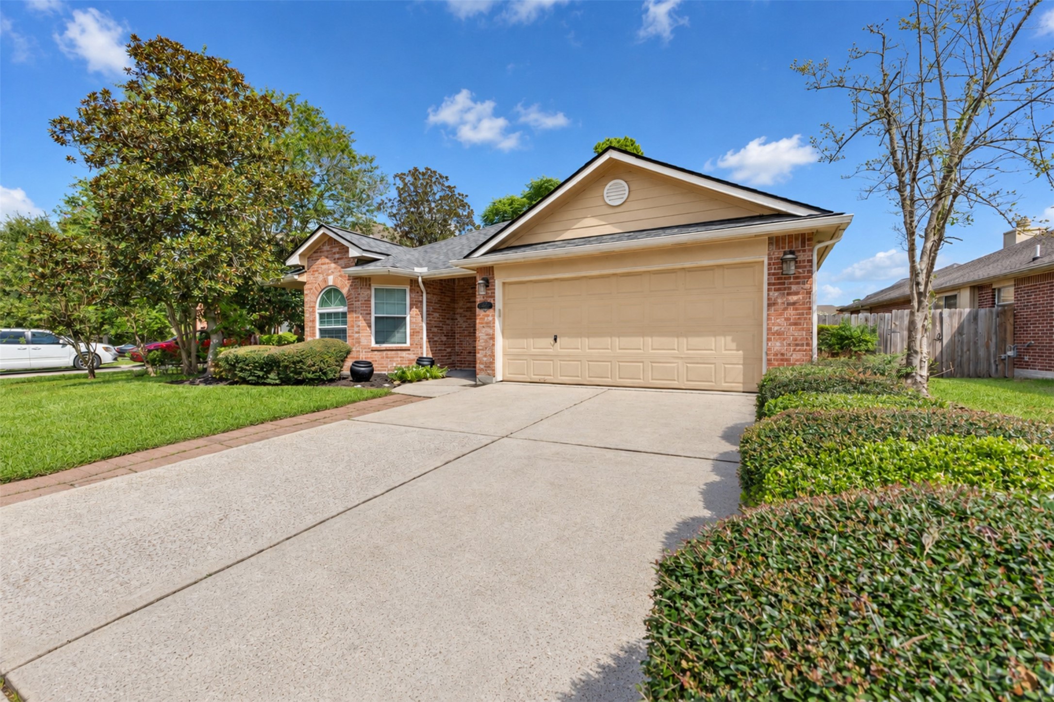 21808 Whispering Forest Drive Property Photo 4