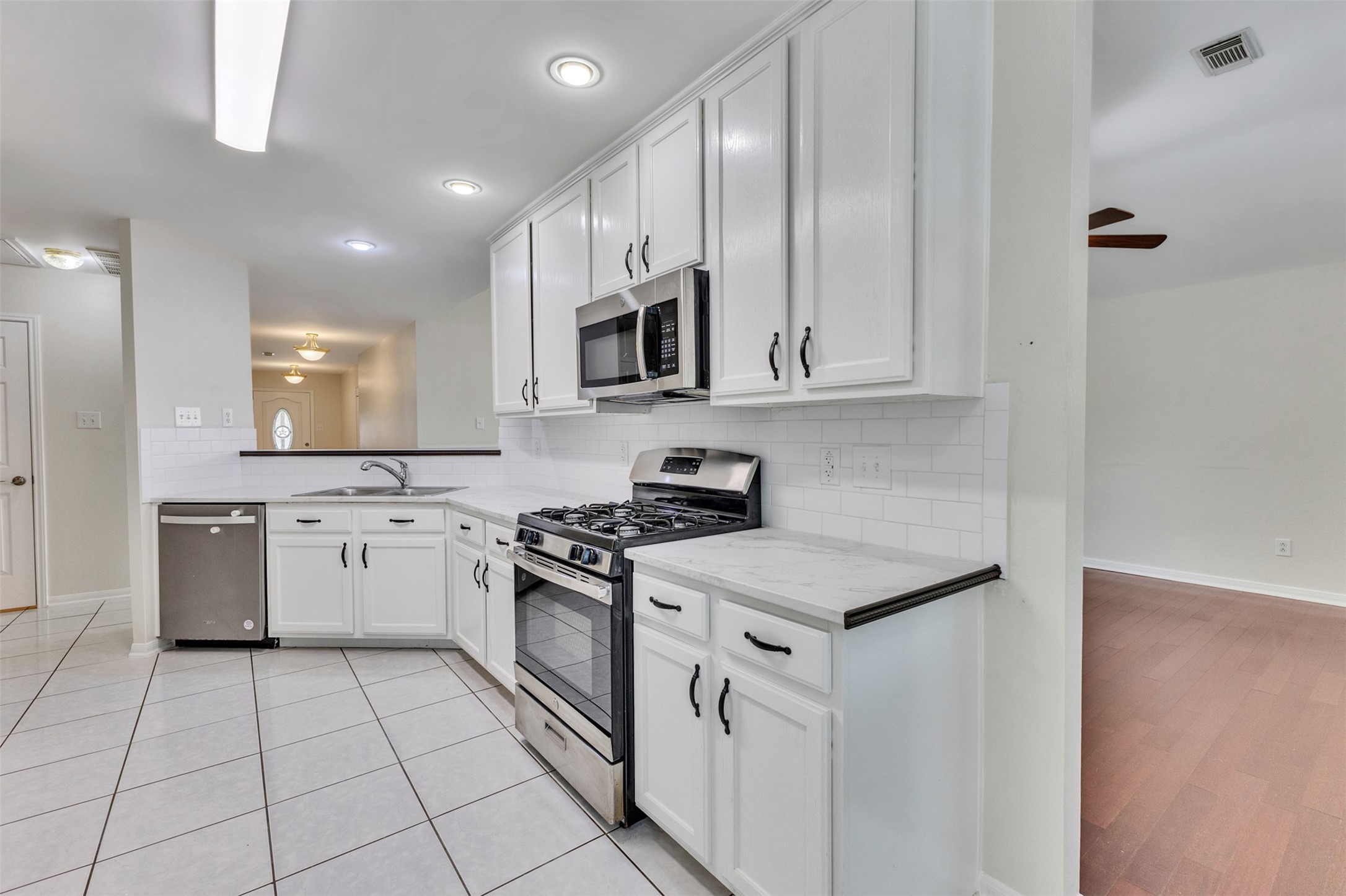 21808 Whispering Forest Drive Property Photo 8