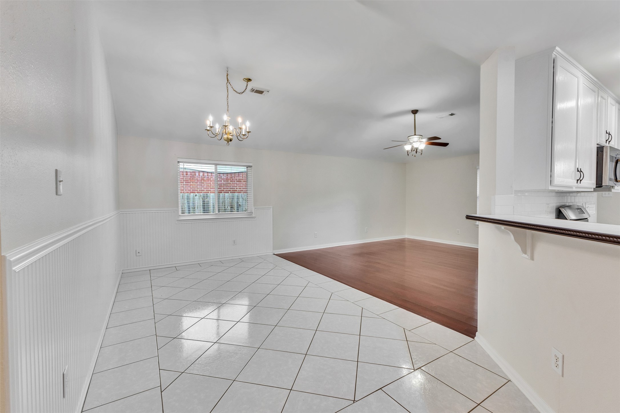 21808 Whispering Forest Drive Property Photo 10