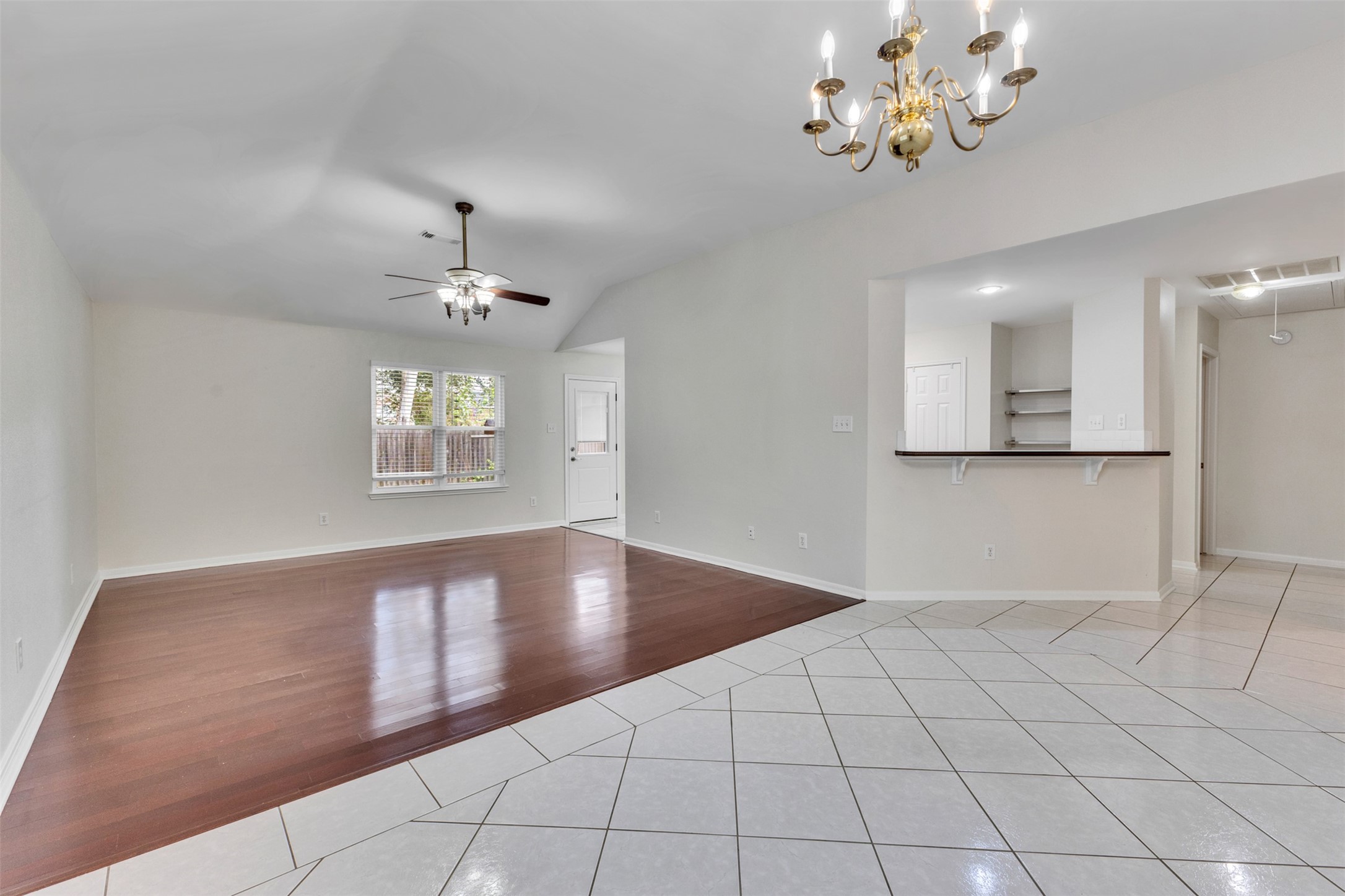 21808 Whispering Forest Drive Property Photo 12