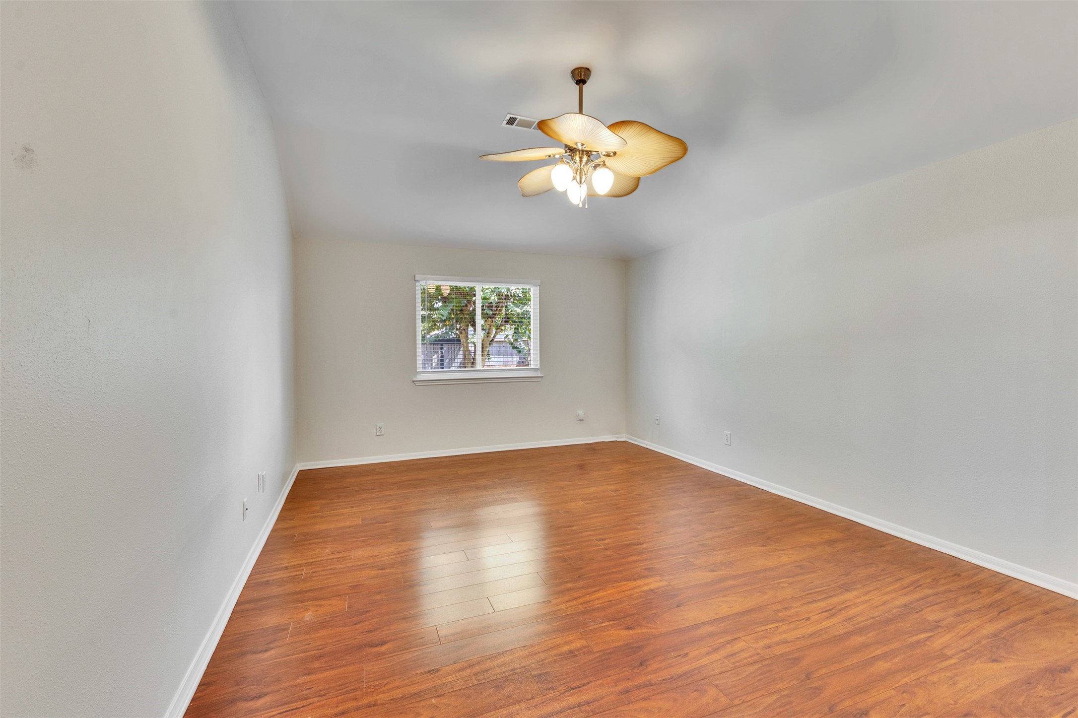 21808 Whispering Forest Drive Property Photo 13