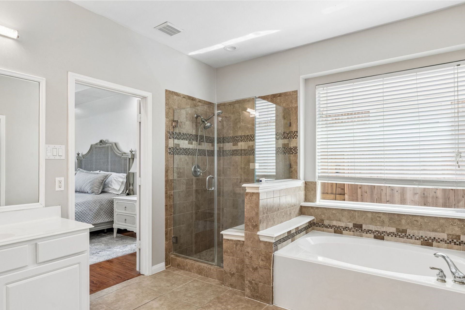 14010 Sea Myrtle Lane Property Photo 14