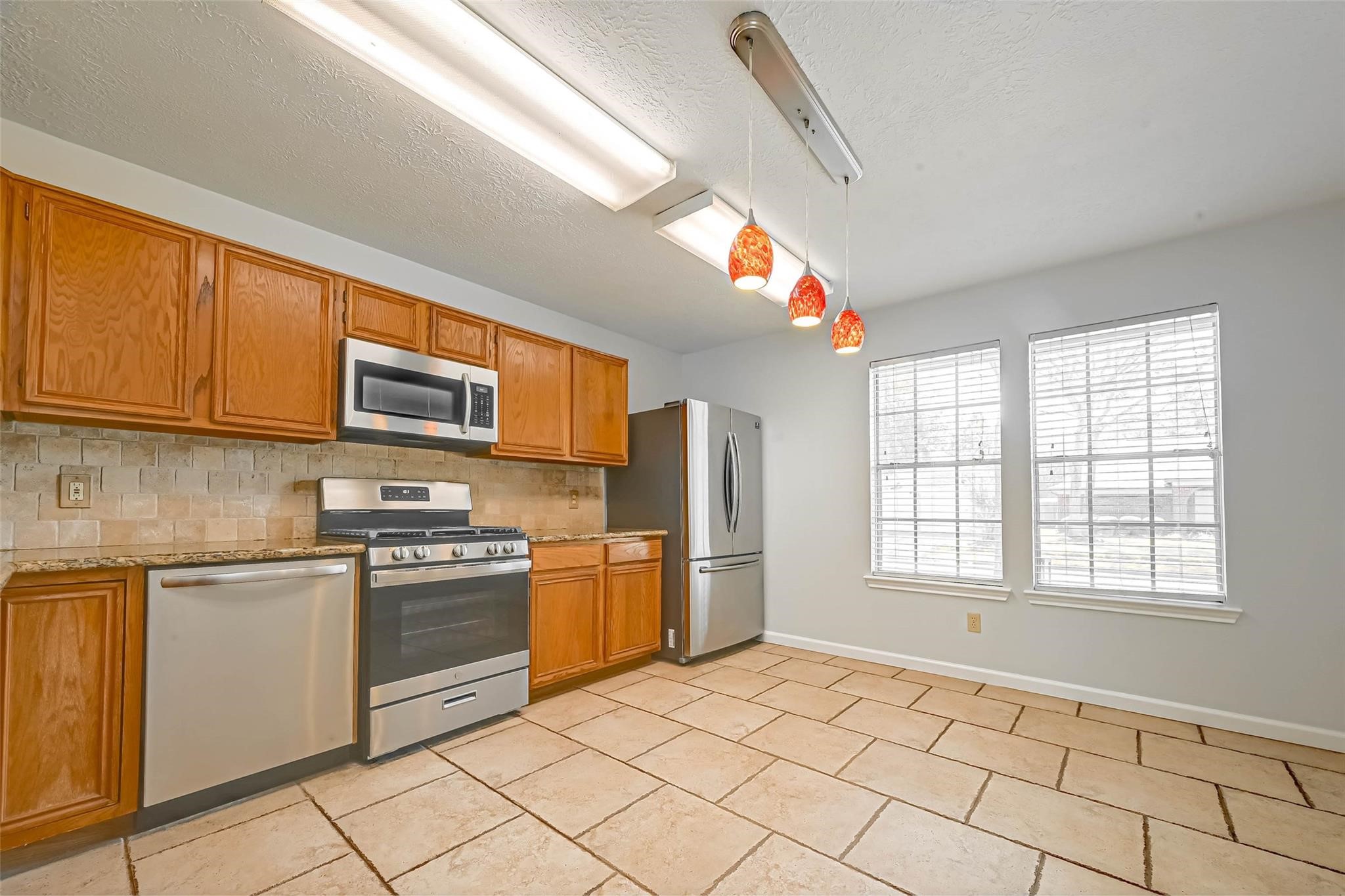 16027 Surrey Woods Drive Property Photo 6