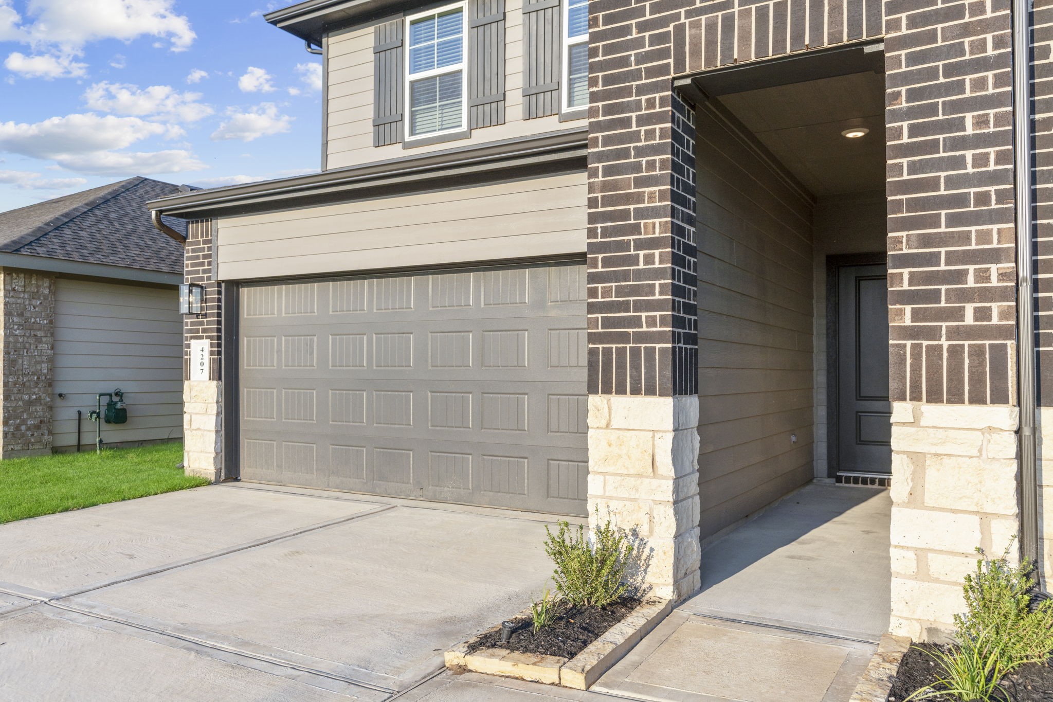 31401 Harp Ridge Drive Property Photo 2