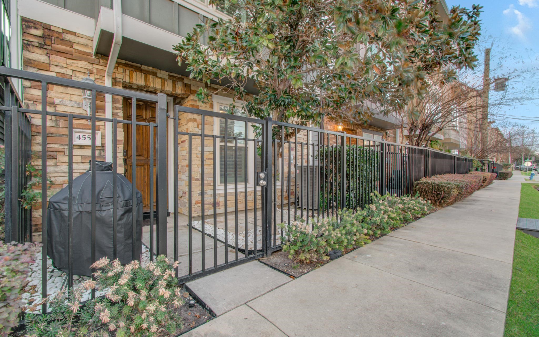 4550 Eli Street Property Photo 2