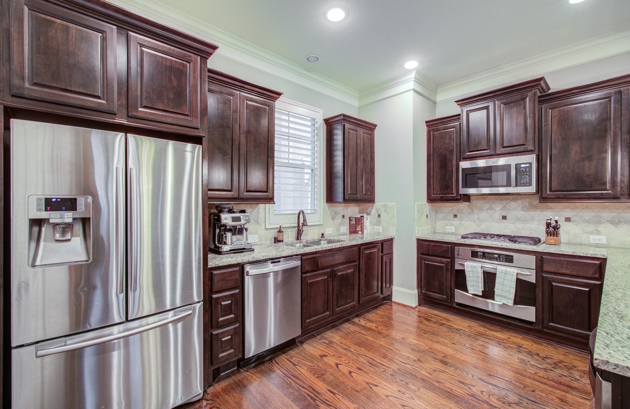 4550 Eli Street Property Photo 10
