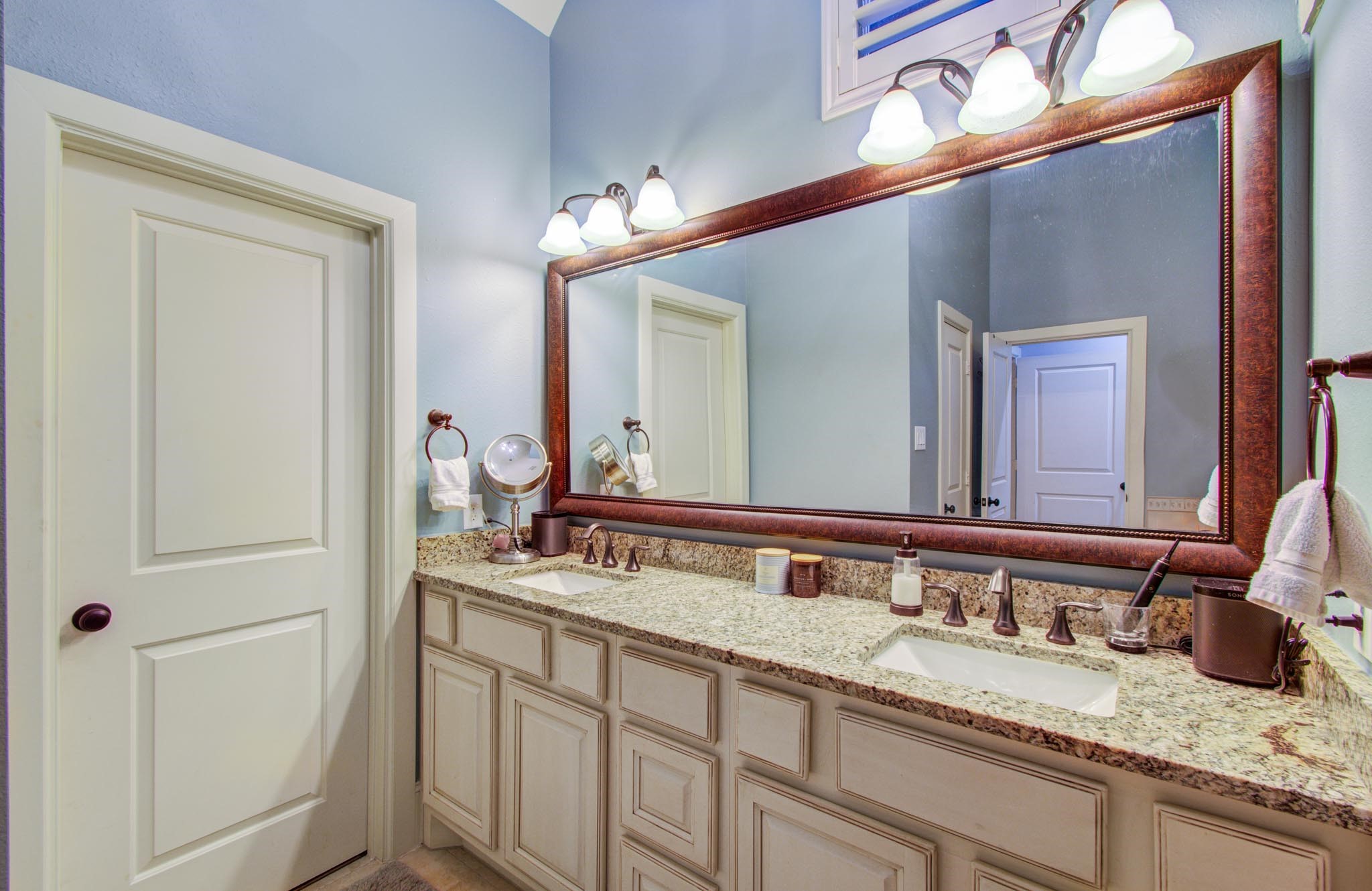 4550 Eli Street Property Photo 18