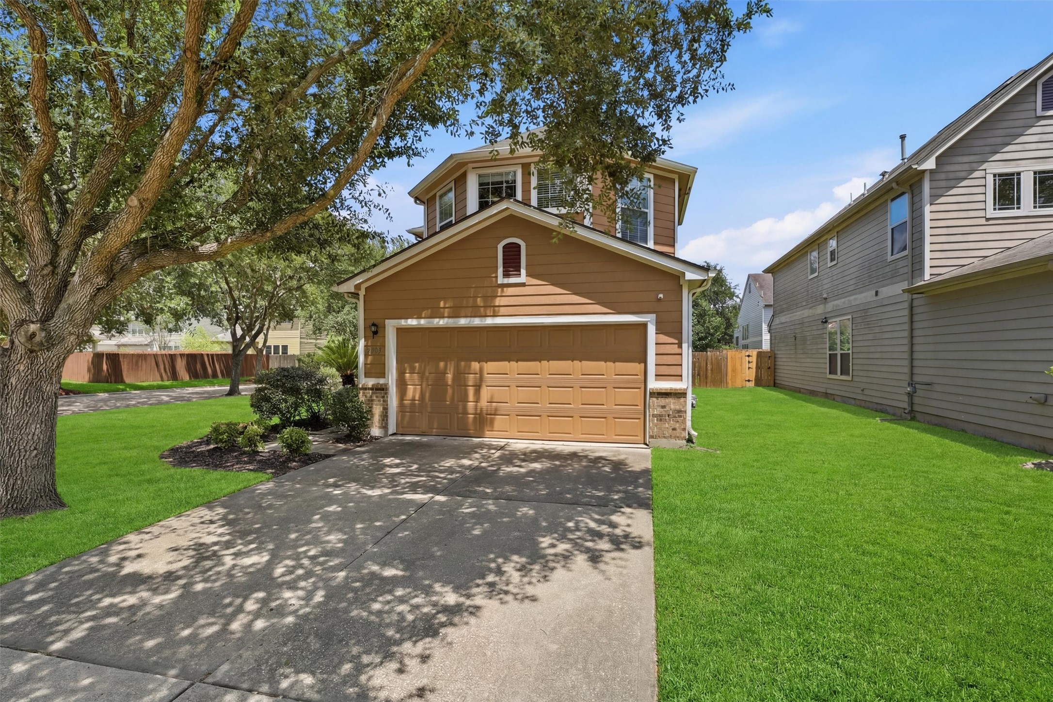 2903 Edgewick Elm Street Property Photo 2